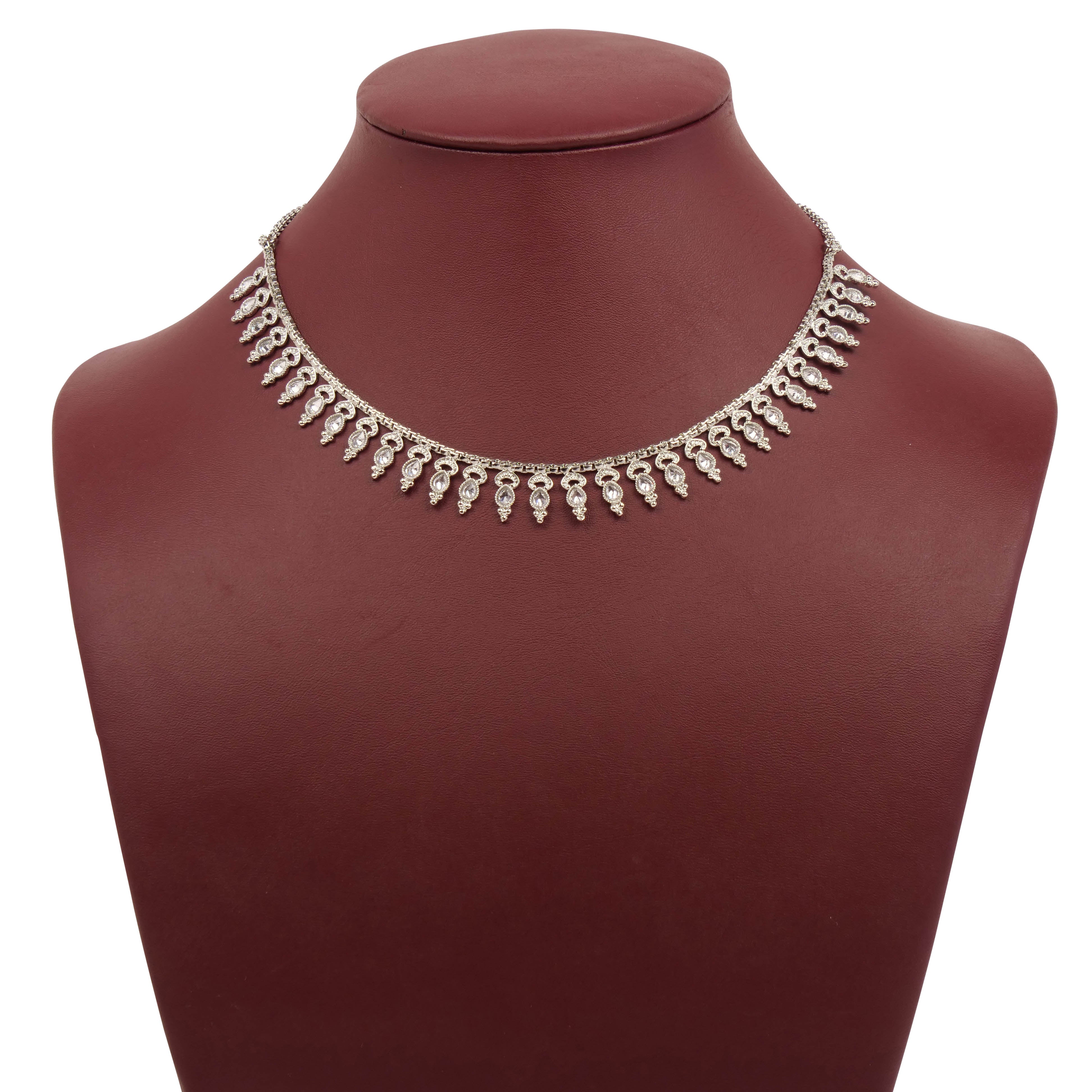 Kavia Simple Necklace Set in White