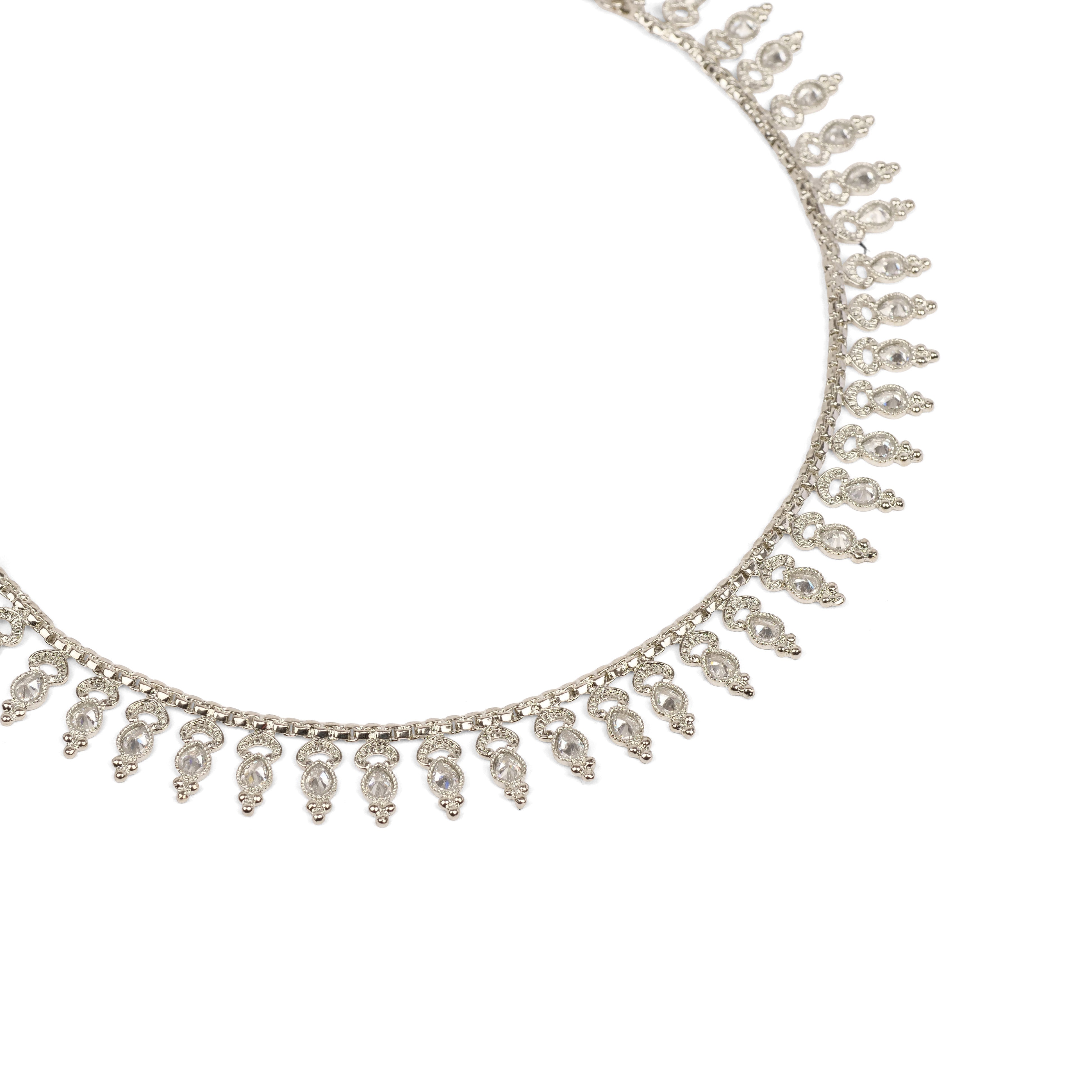 Kavia Simple Necklace Set in White