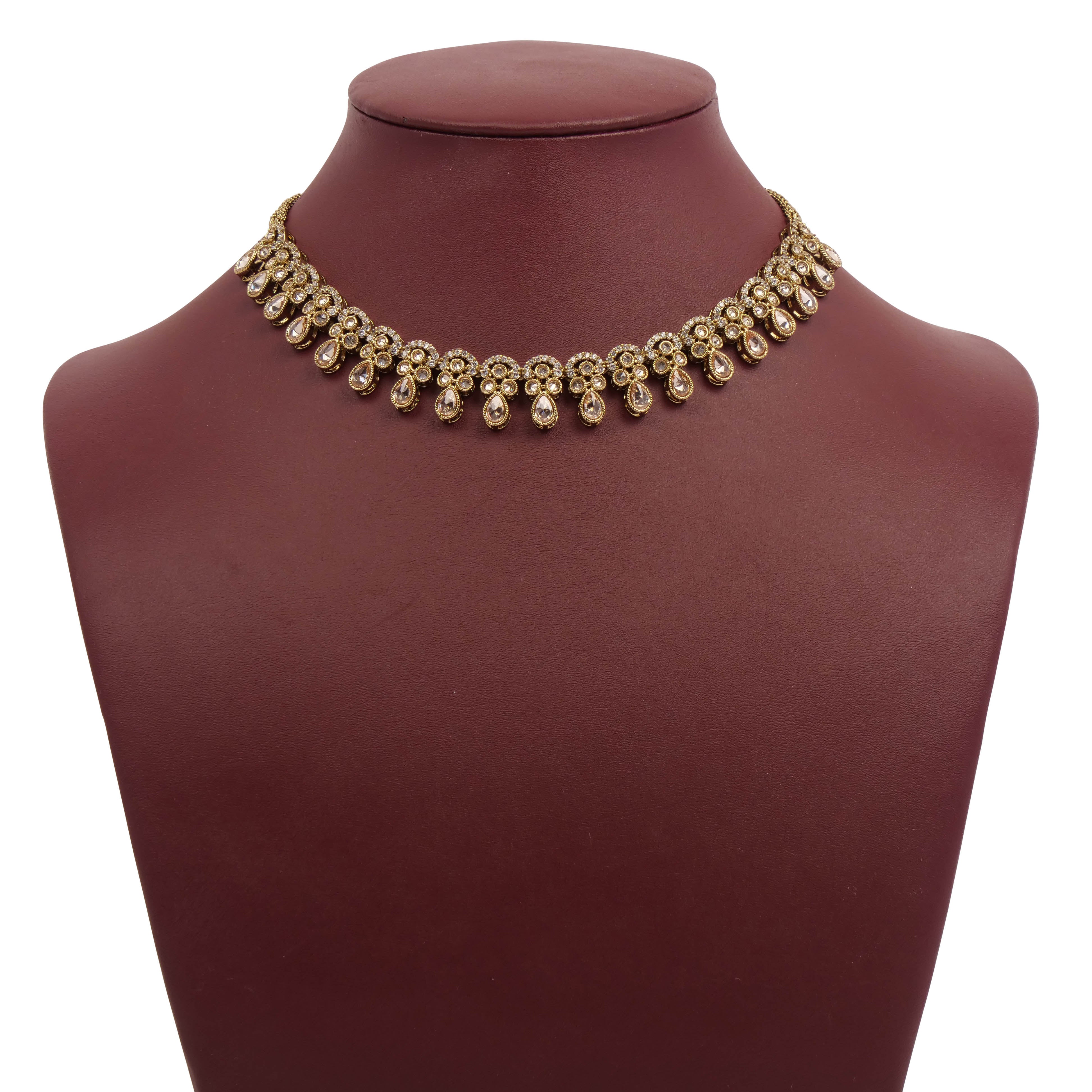 Ishika Simple Necklace Set in Light Topaz