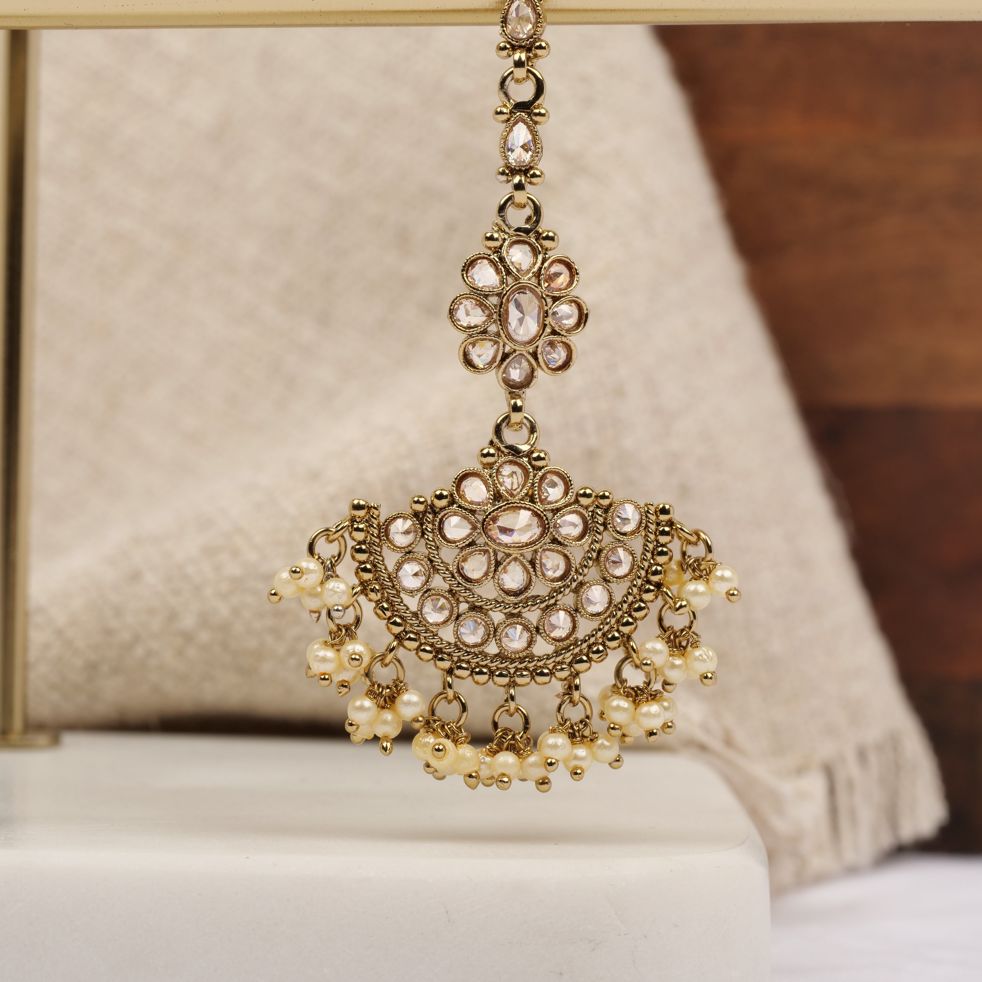 Suhana Maang Tikka in Light Topaz