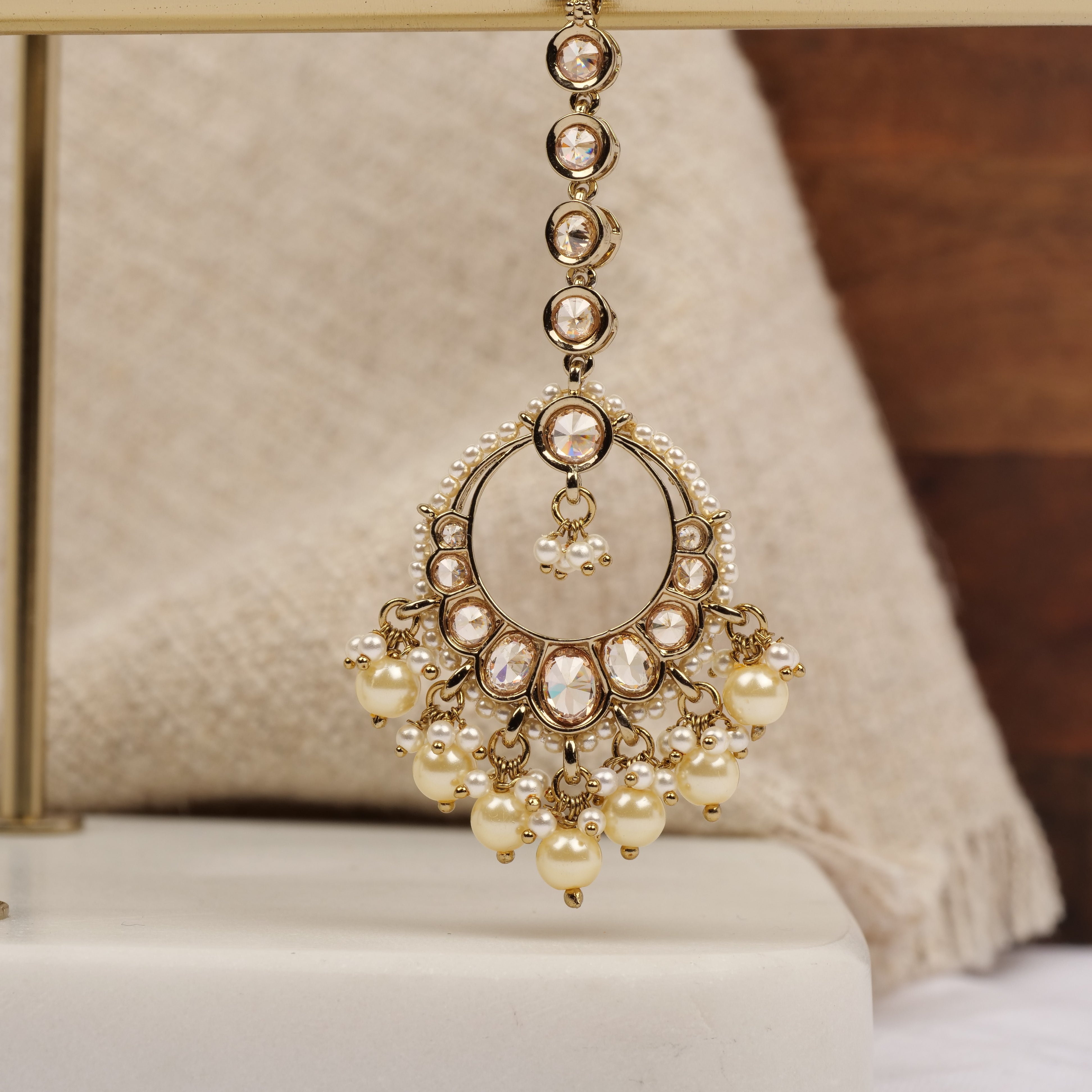Chaand Pearl Maang Tikka in Light Topaz