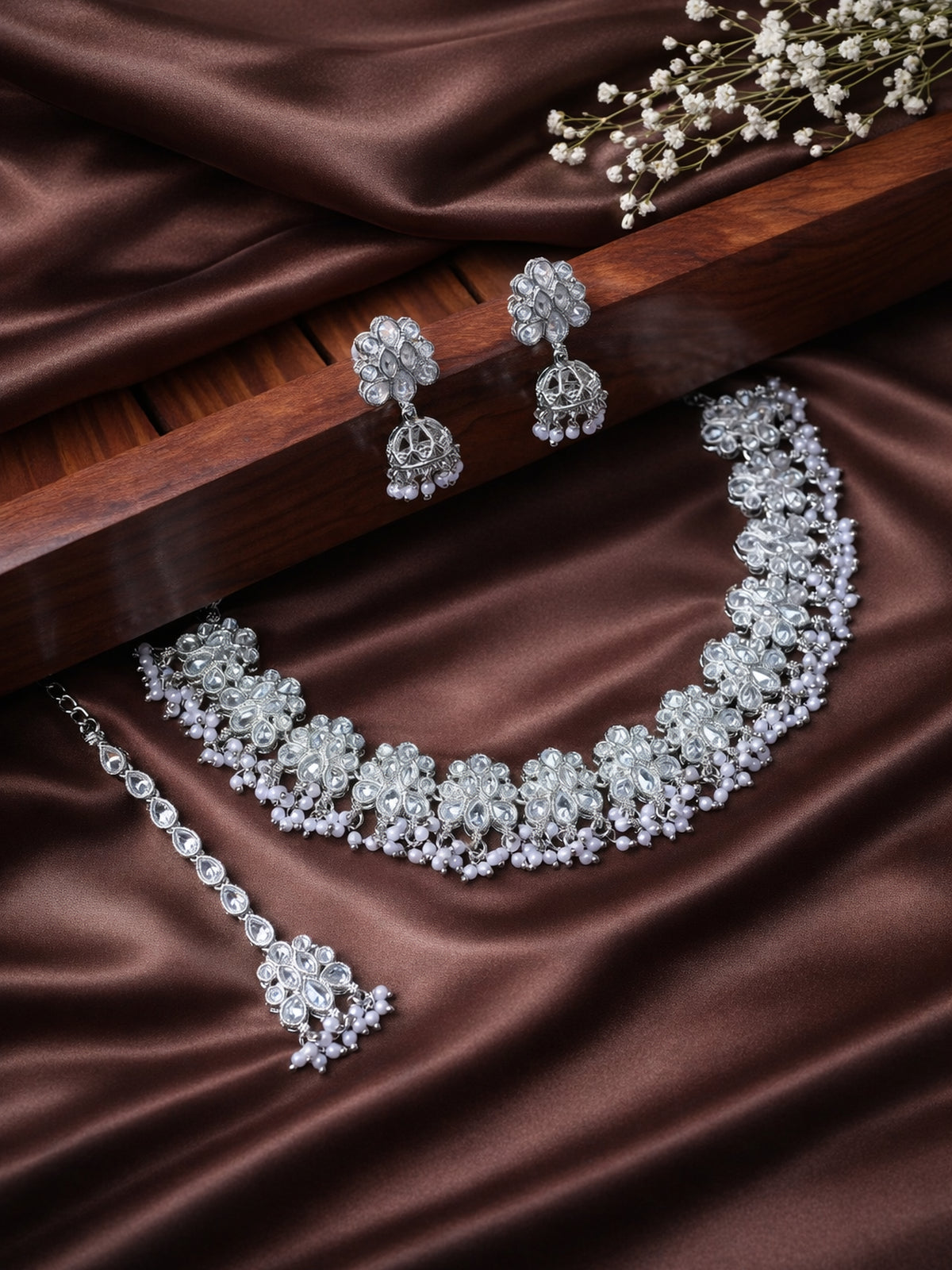 Roohi Necklace Set in Rhodium