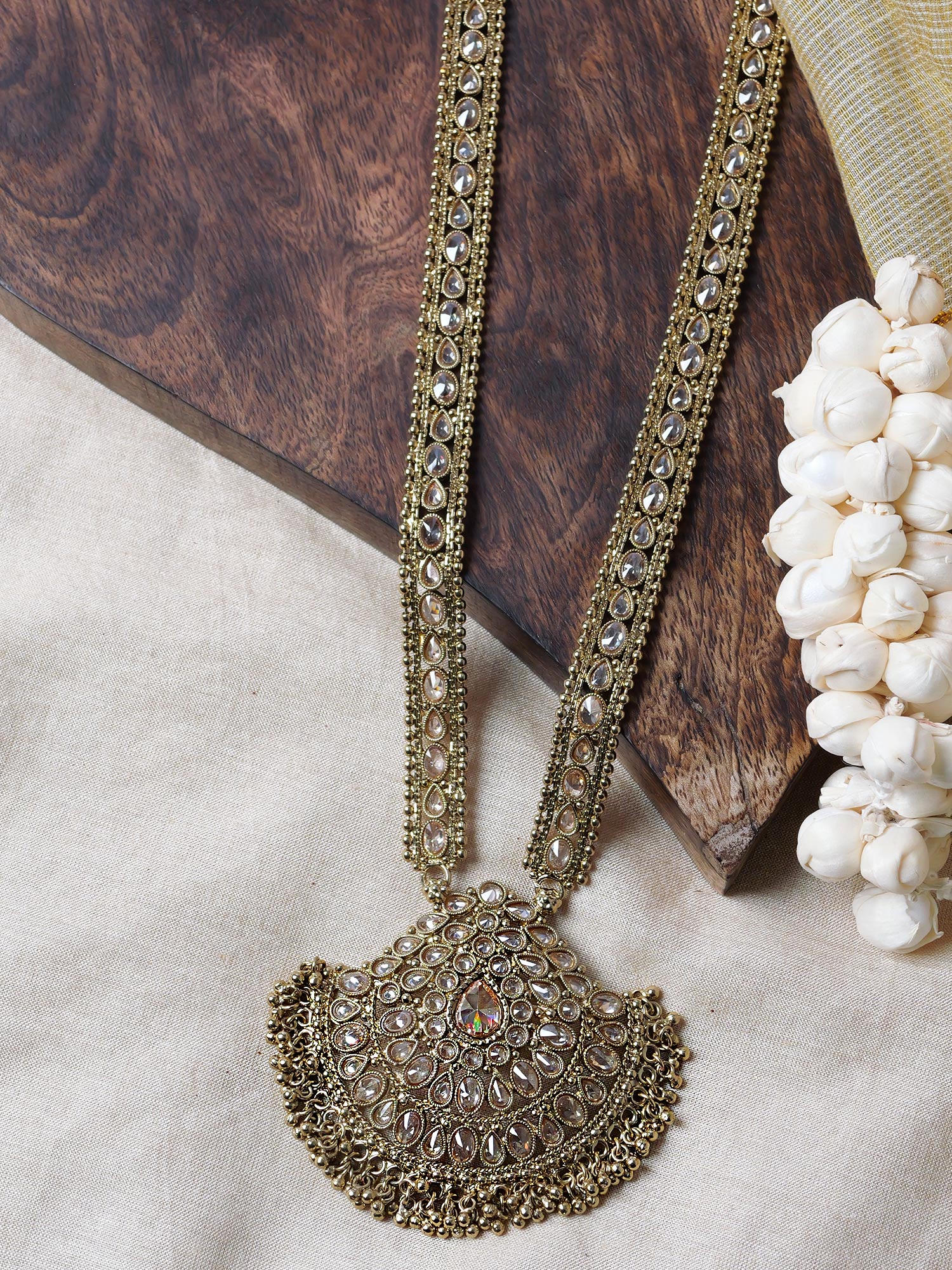 Ruhani Rani Haar in Antique Gold