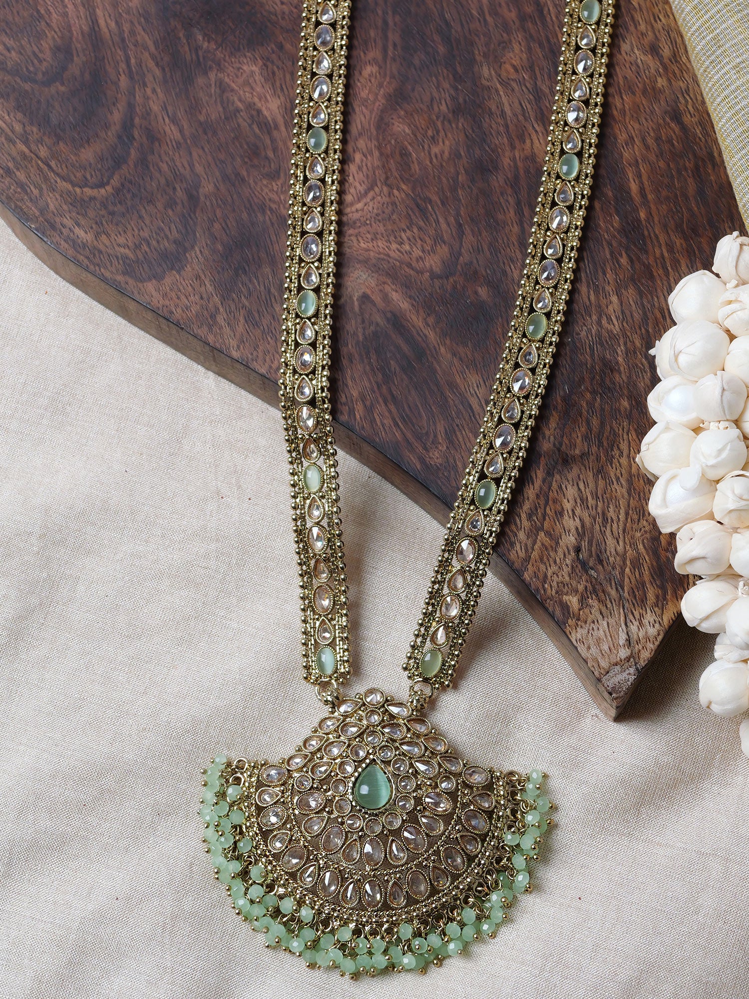 Ruhani Rani Haar in Mint and Antique Gold