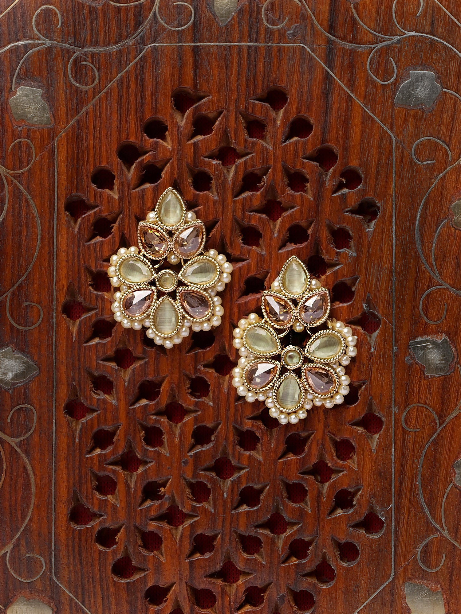 Rupi Small Earrings in Pearl and Mint