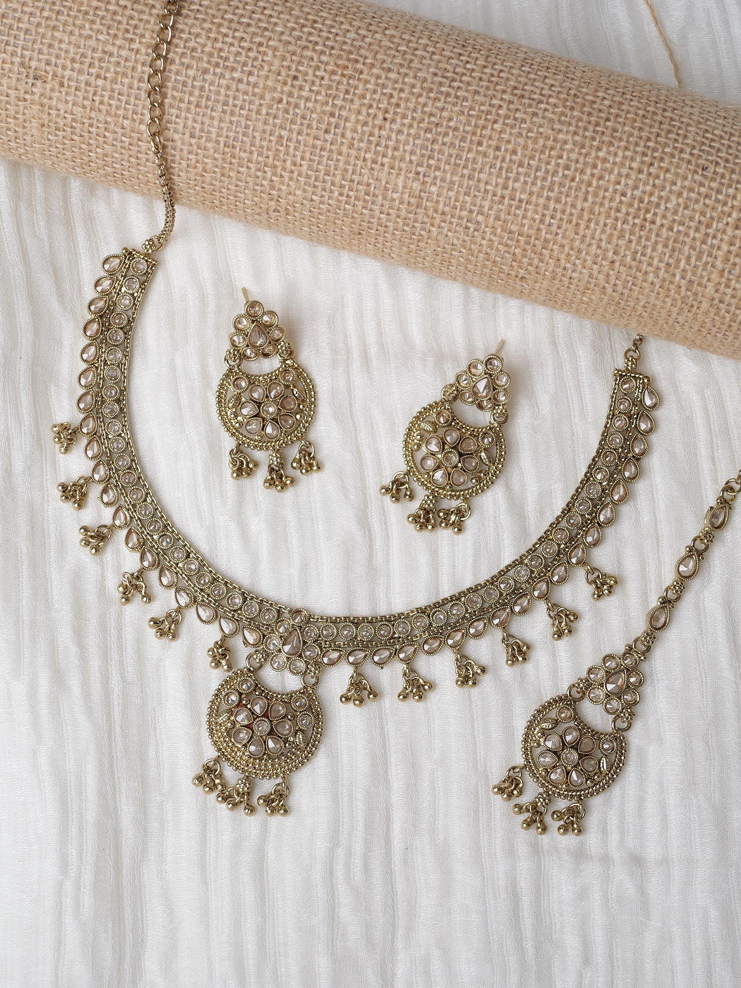 Saara Necklace Set in Antique Gold