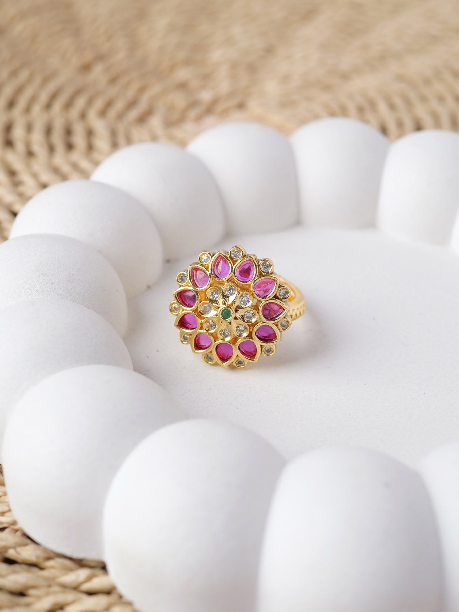 Sabrina Classic Ring in Green and Ruby