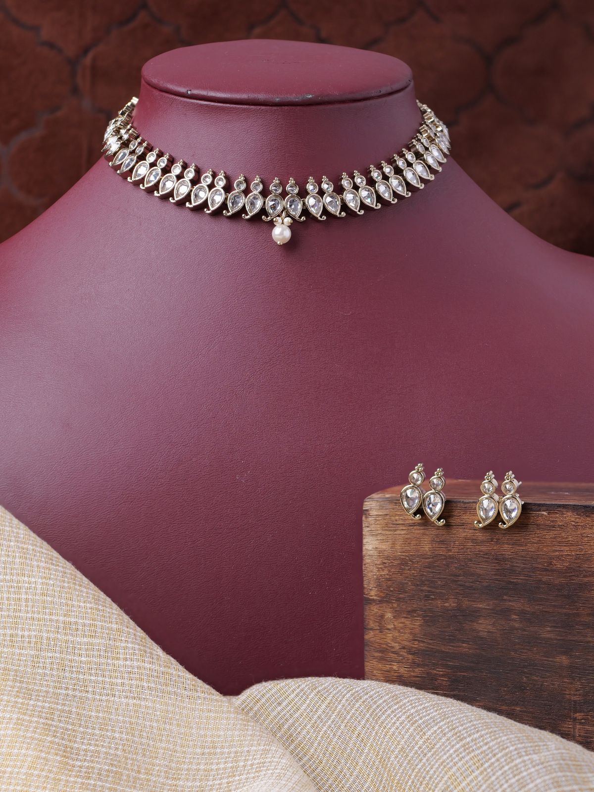 Sahana Necklace Set in White