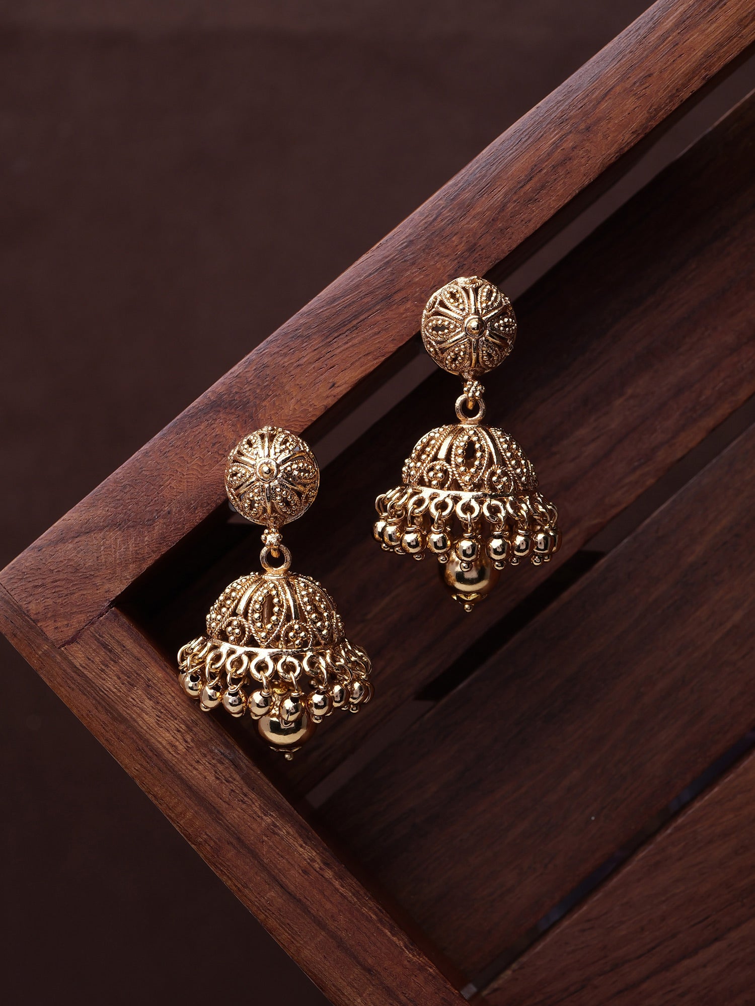 Sapna Classic Jhumka Earrings in Gold