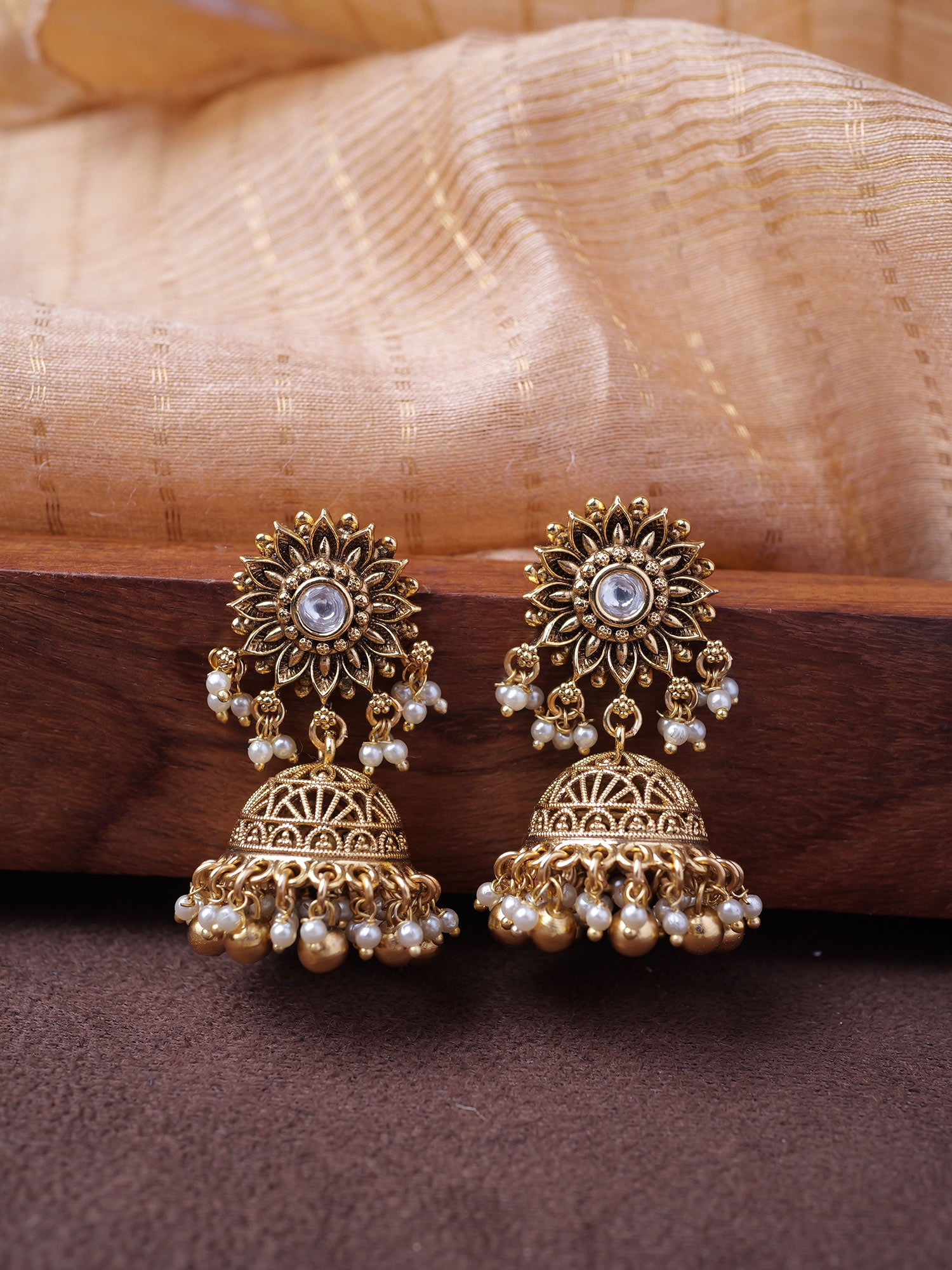 Sarvani Kundan Pearl Choker Set in White