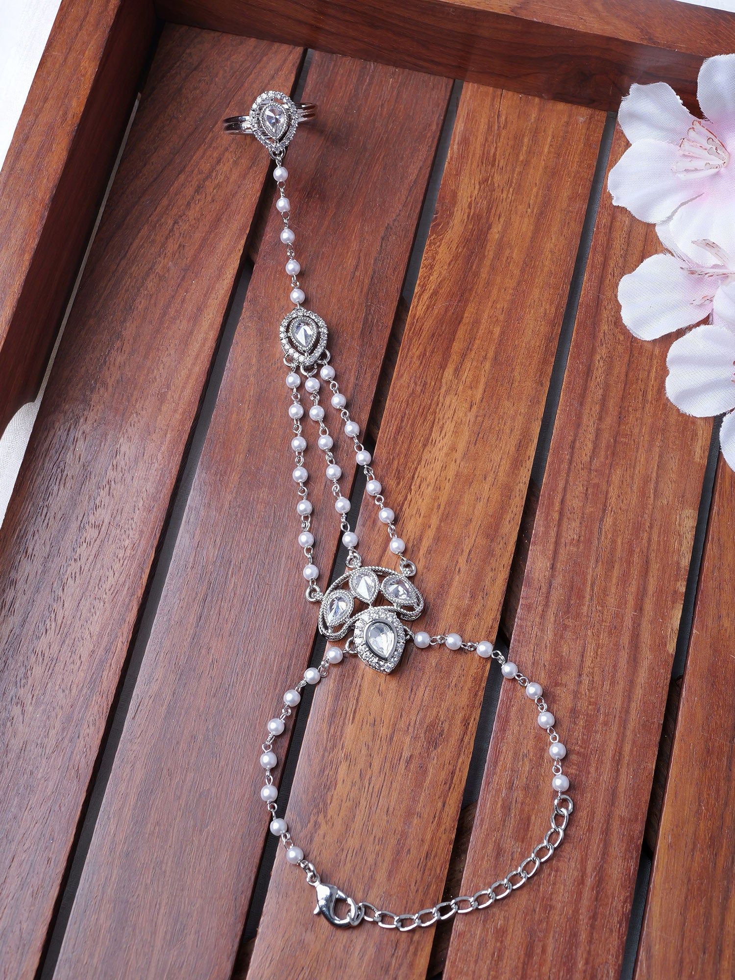 Savina Hand Chain in Rhodium