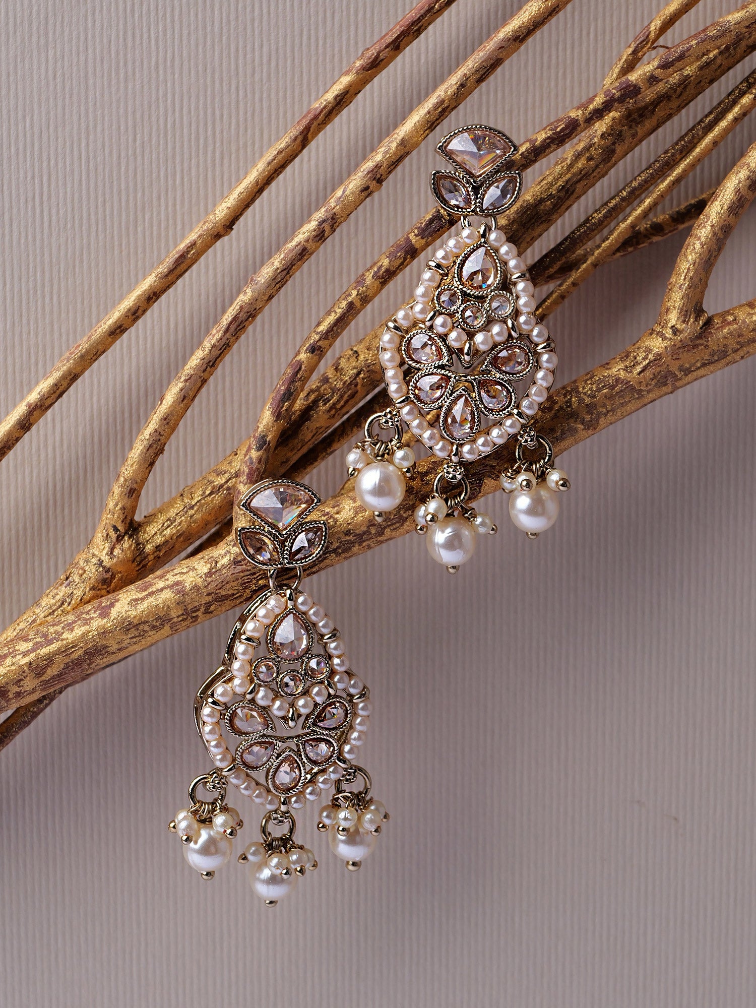 Shalina Pearl Earrings in Champagne