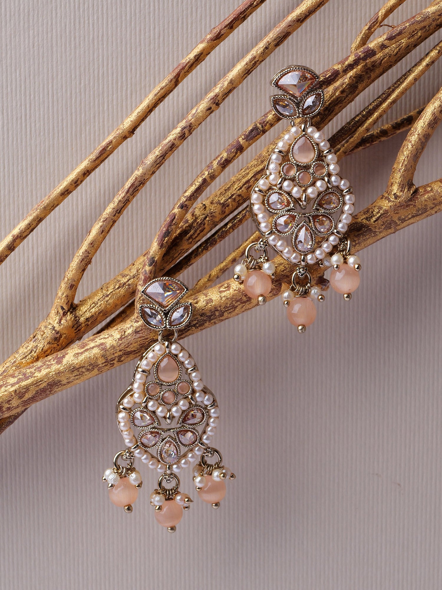 Shalina Pearl Earrings in Peach