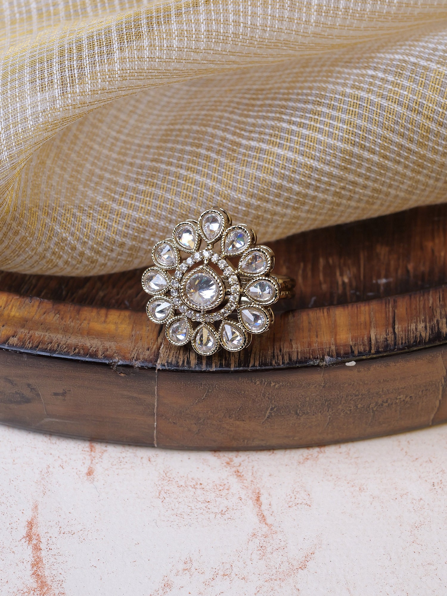 Simran Ring in White and Antique Gold