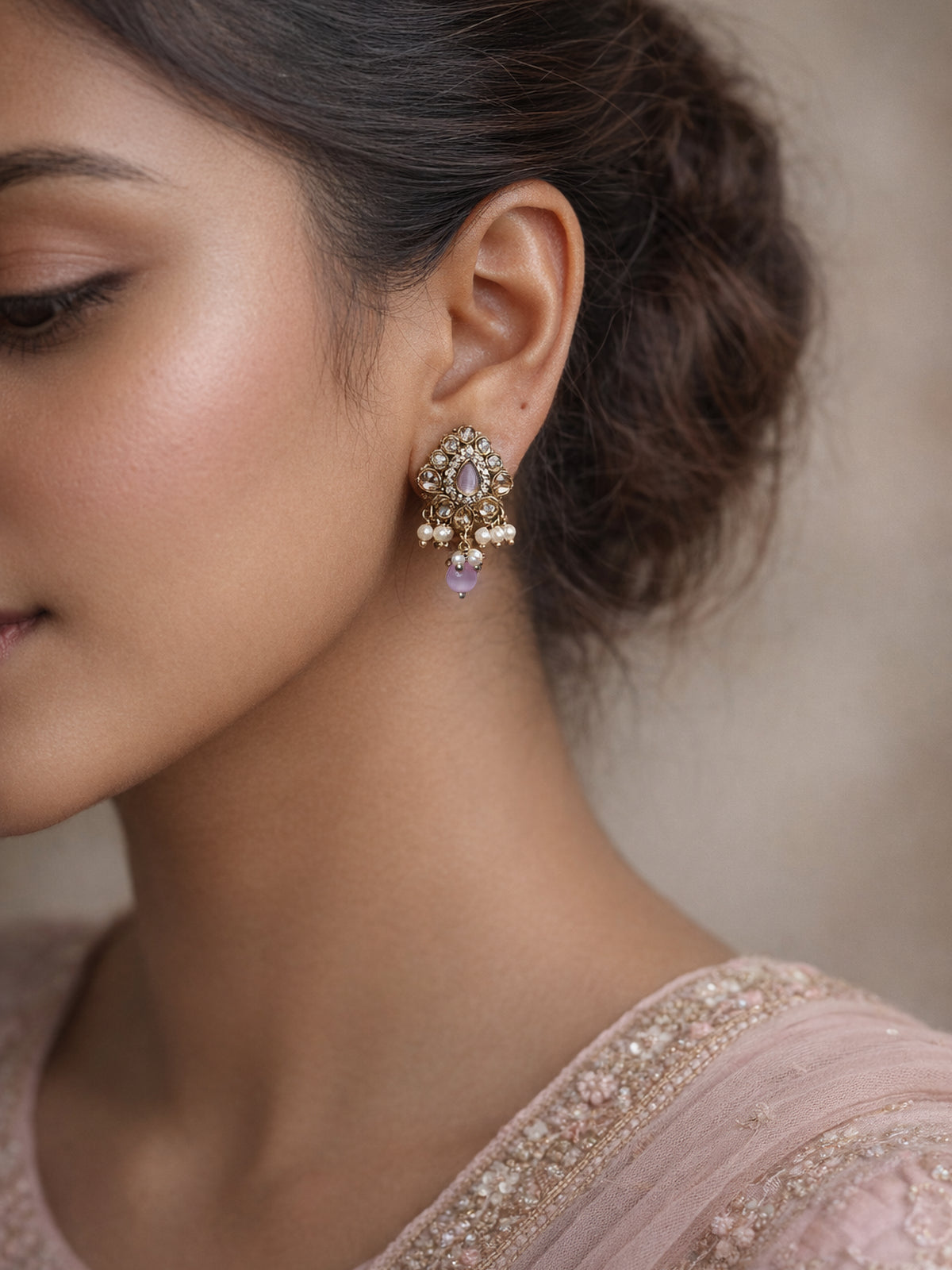 Sonal Small Earrings in Light Pink
