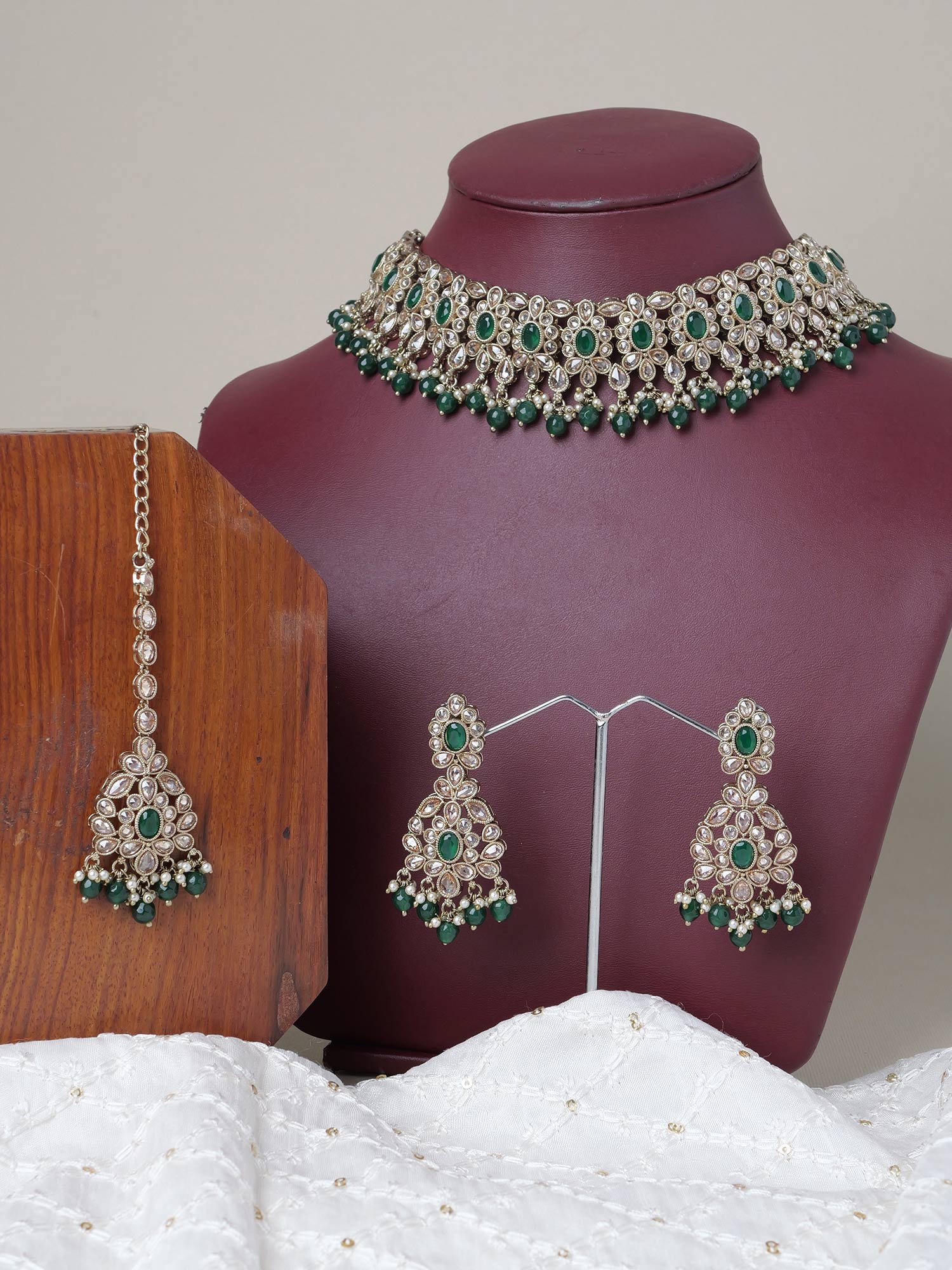 Suhani Necklace Set in Green