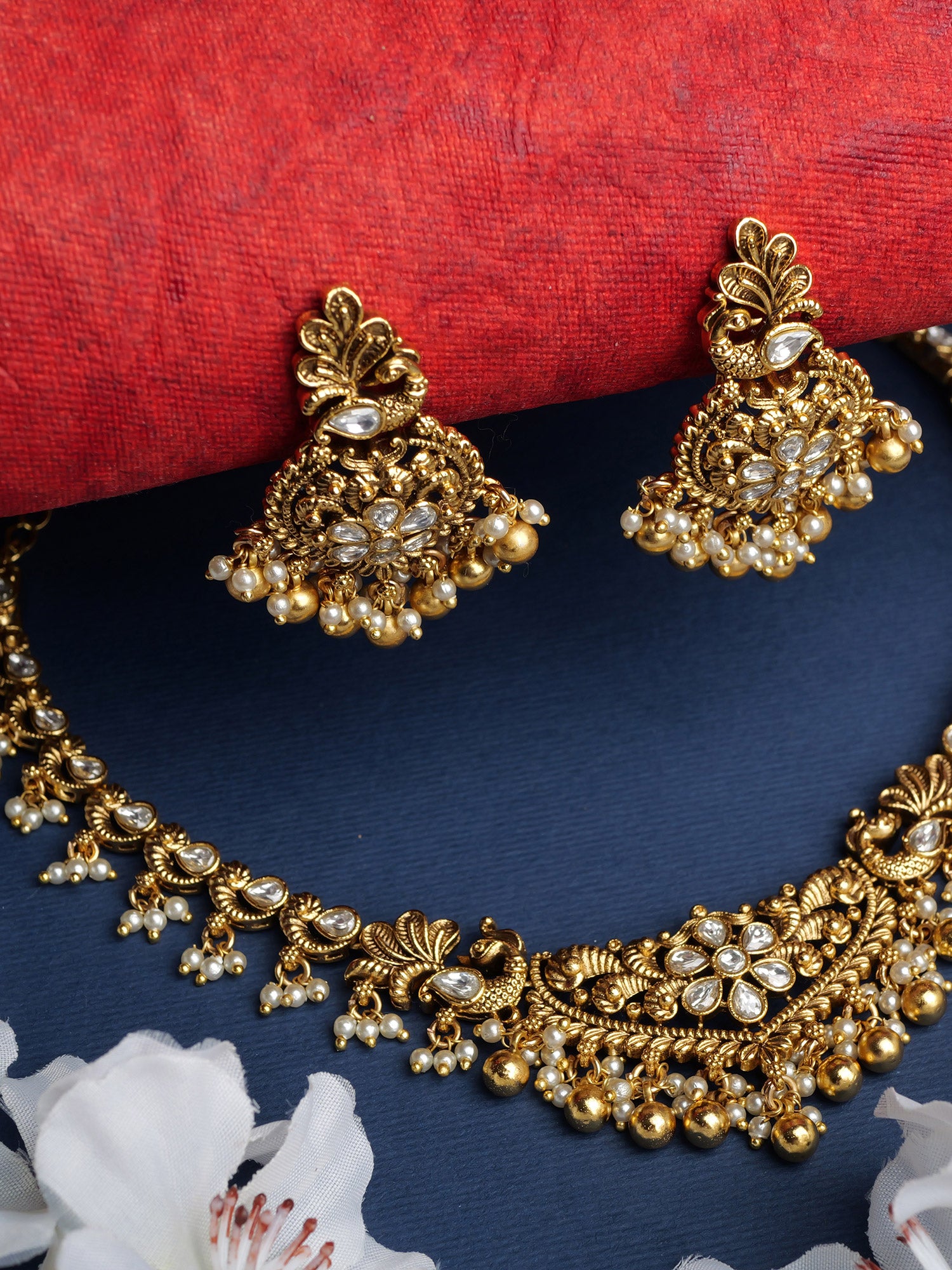 Sultana Kundan Necklace Set in White