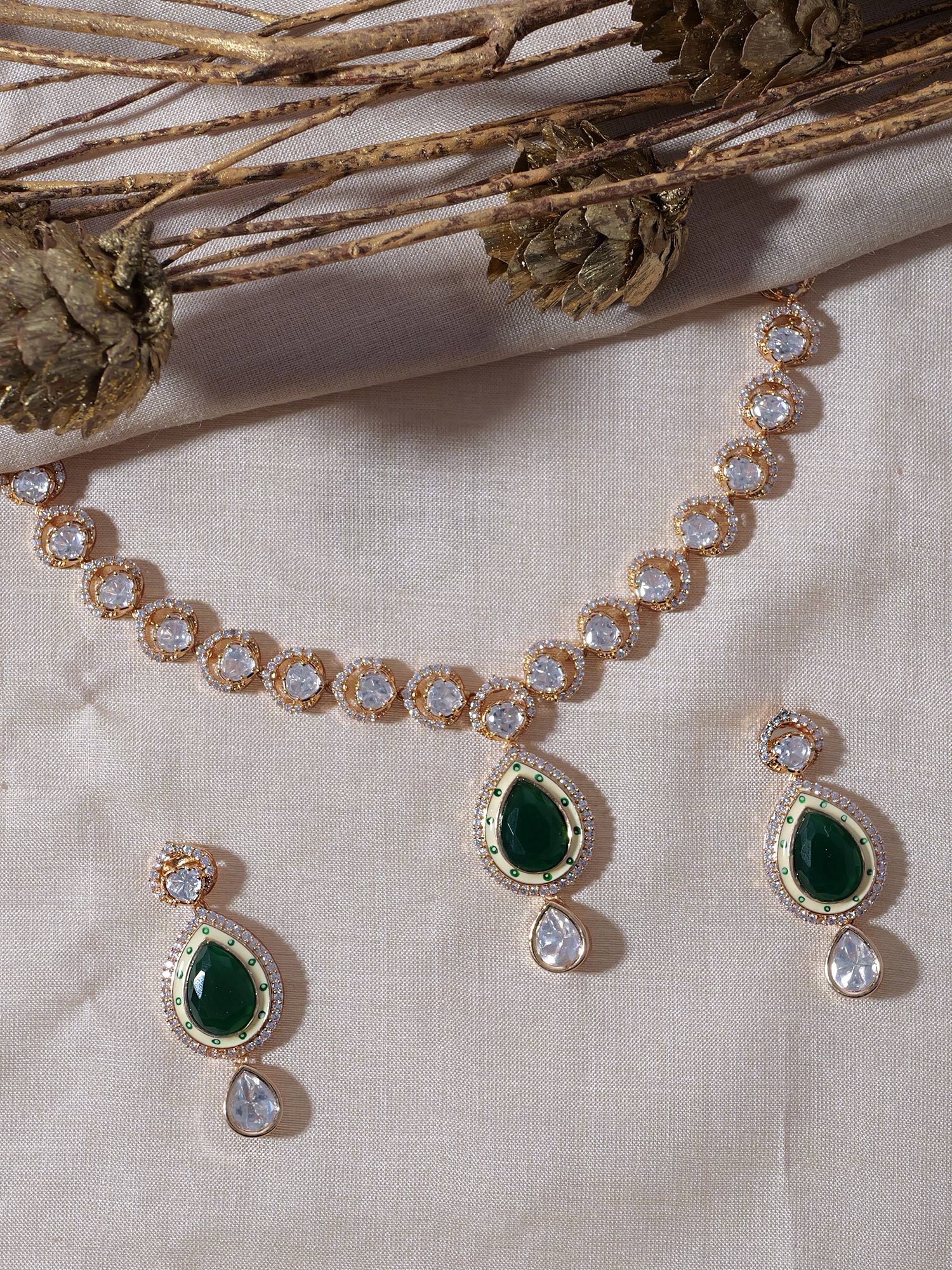 Tamana Kundan Necklace Set in Green