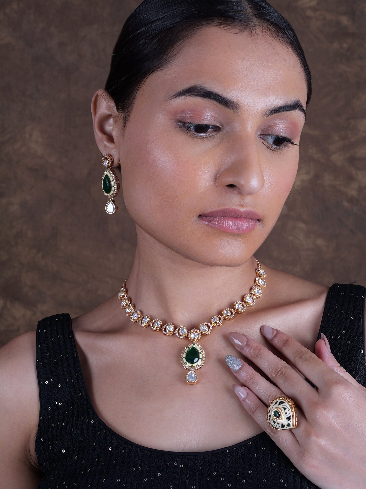 Tamana Kundan Necklace Set in Green