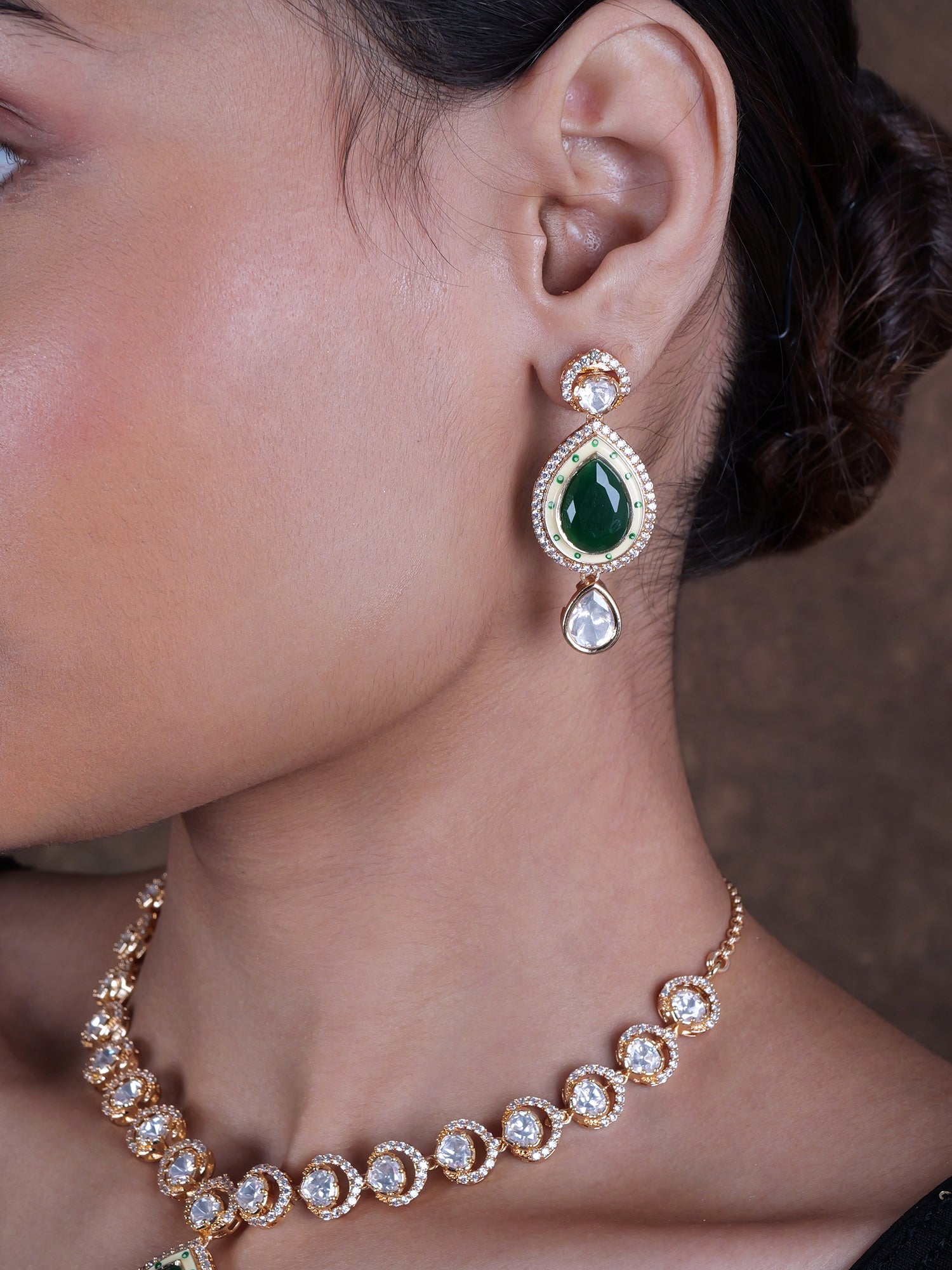 Tamana Kundan Necklace Set in Green