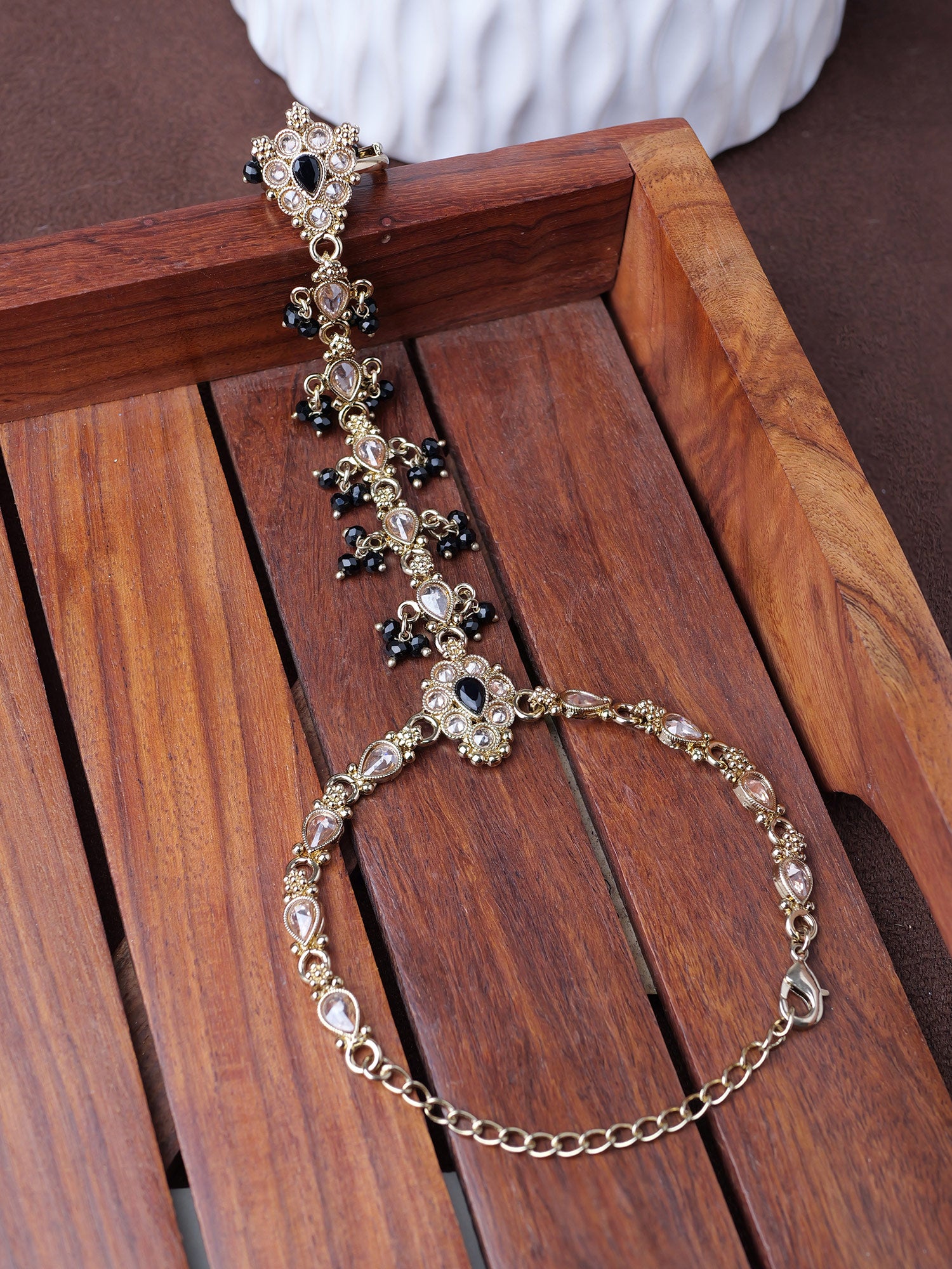 Tanvi Hand Chain in Black