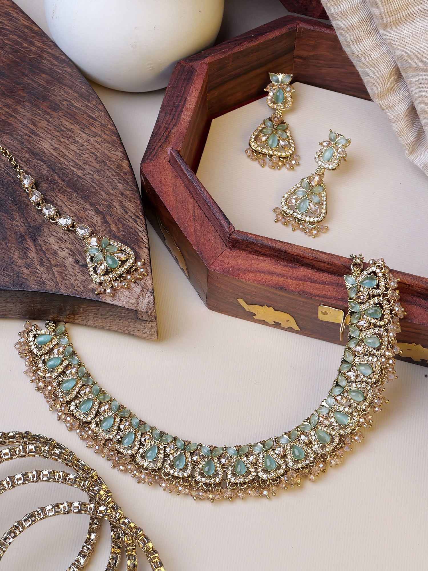 Tanvi Necklace Set in Mint and Antique Gold