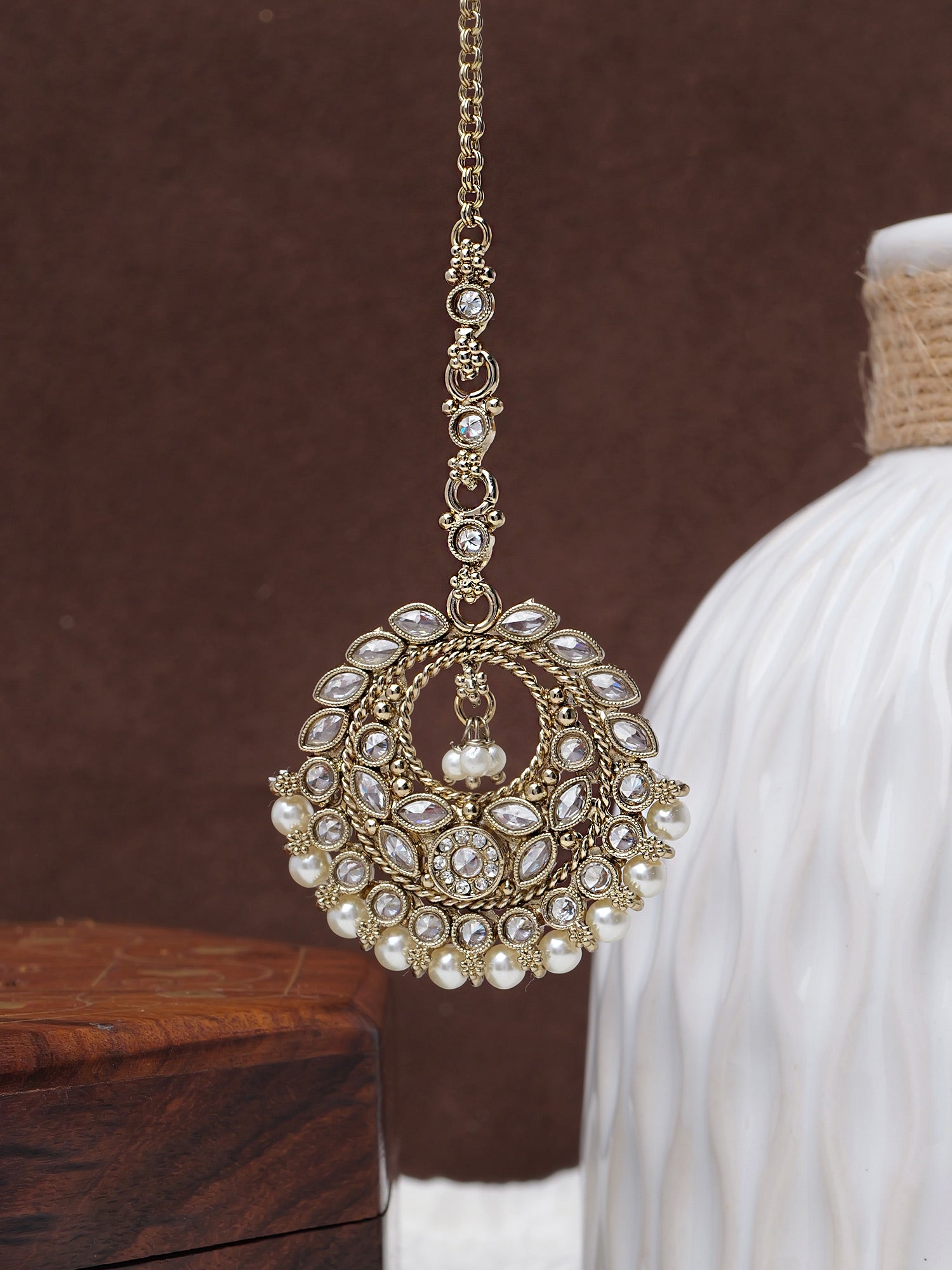 Tara Maang Tikka in White and Antique Gold