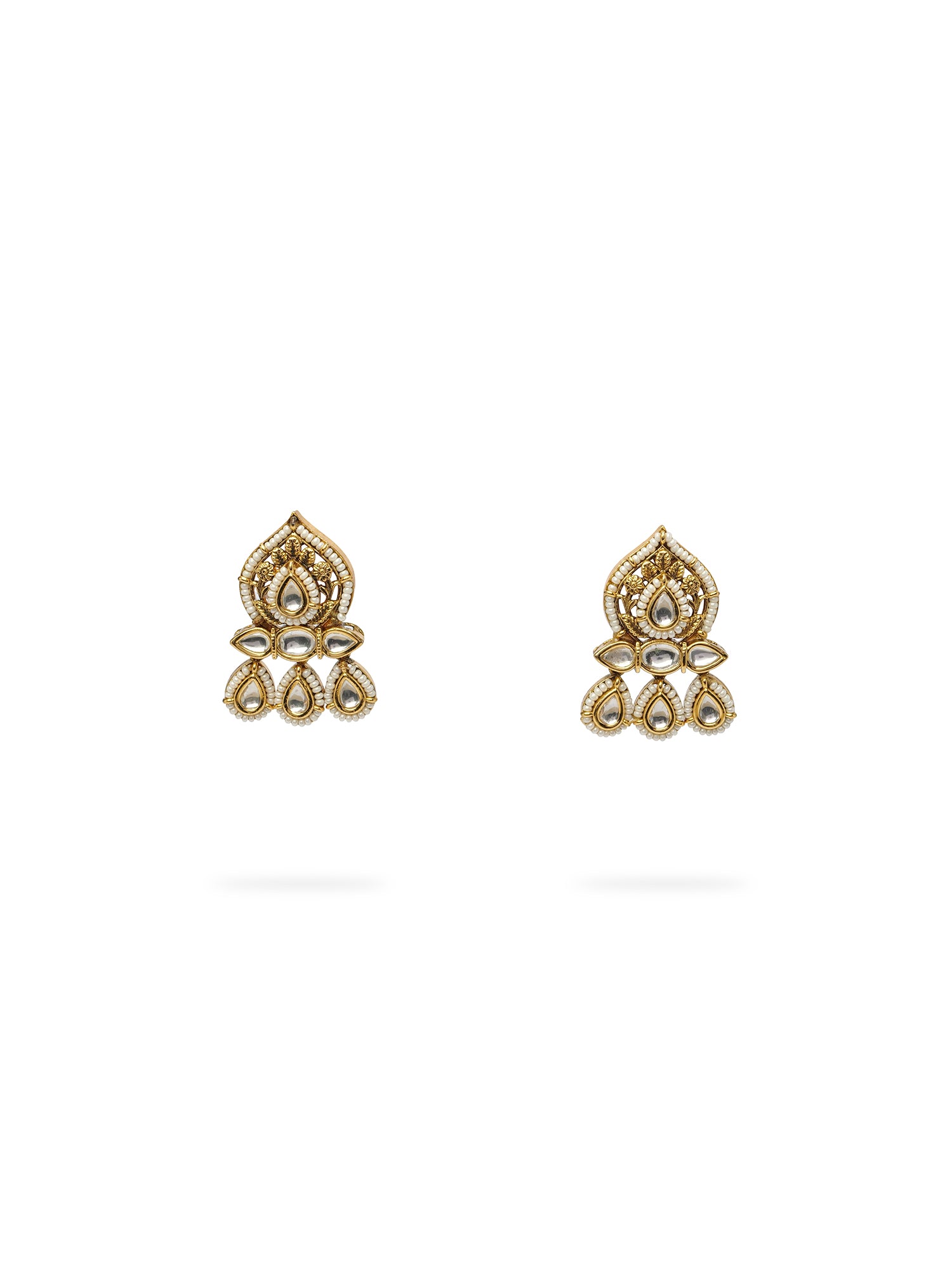 Usha Pendant Set in Pearl