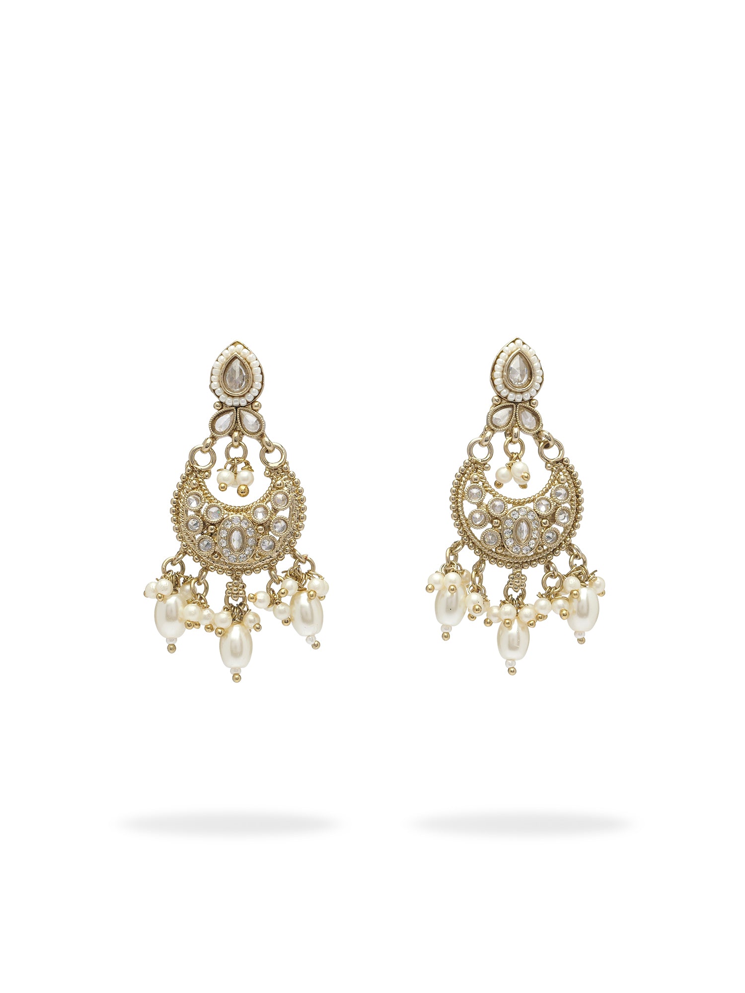 Vedika Pearl Necklace Set in White