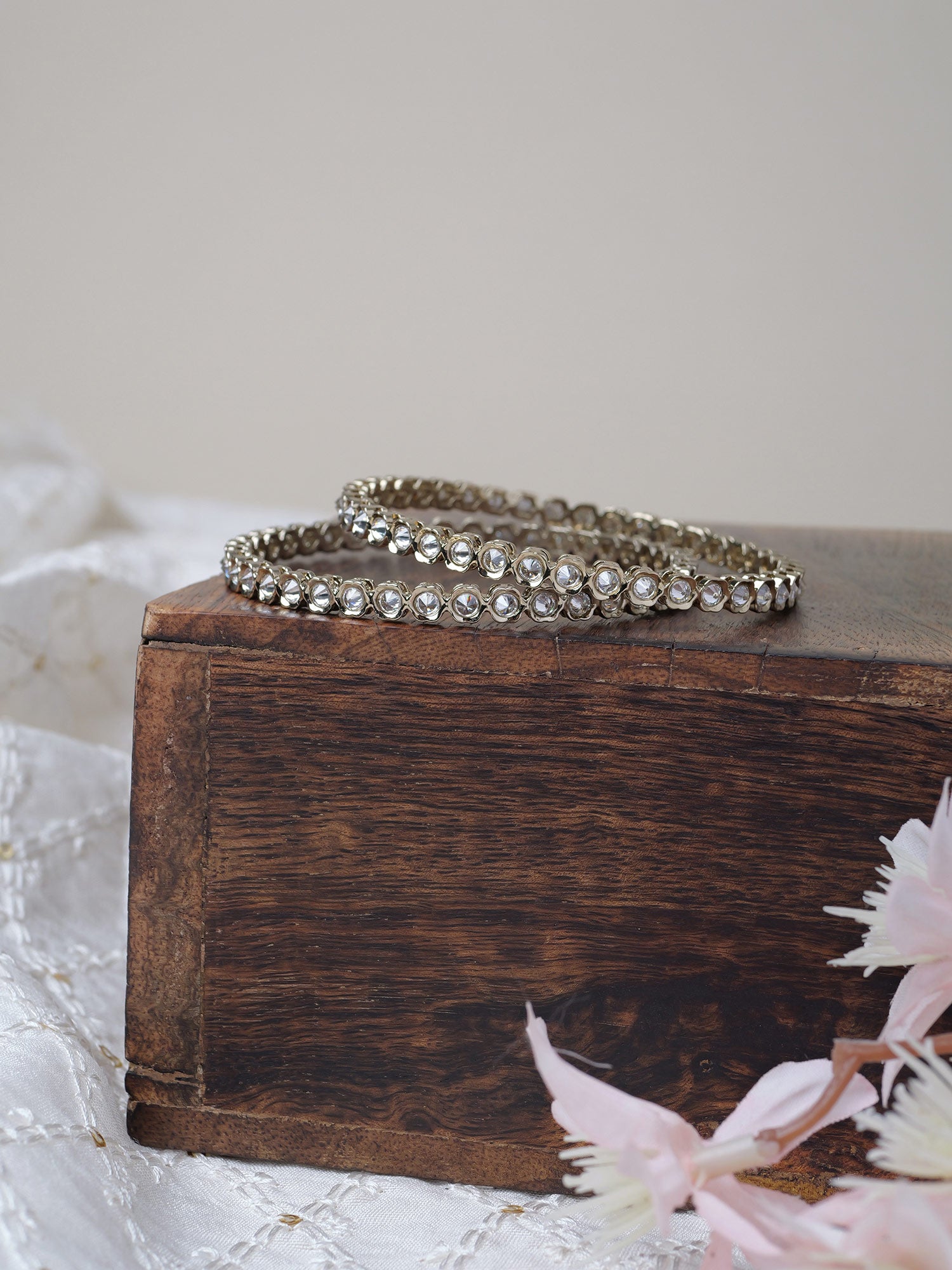 Vinaya Kada Bangles in White