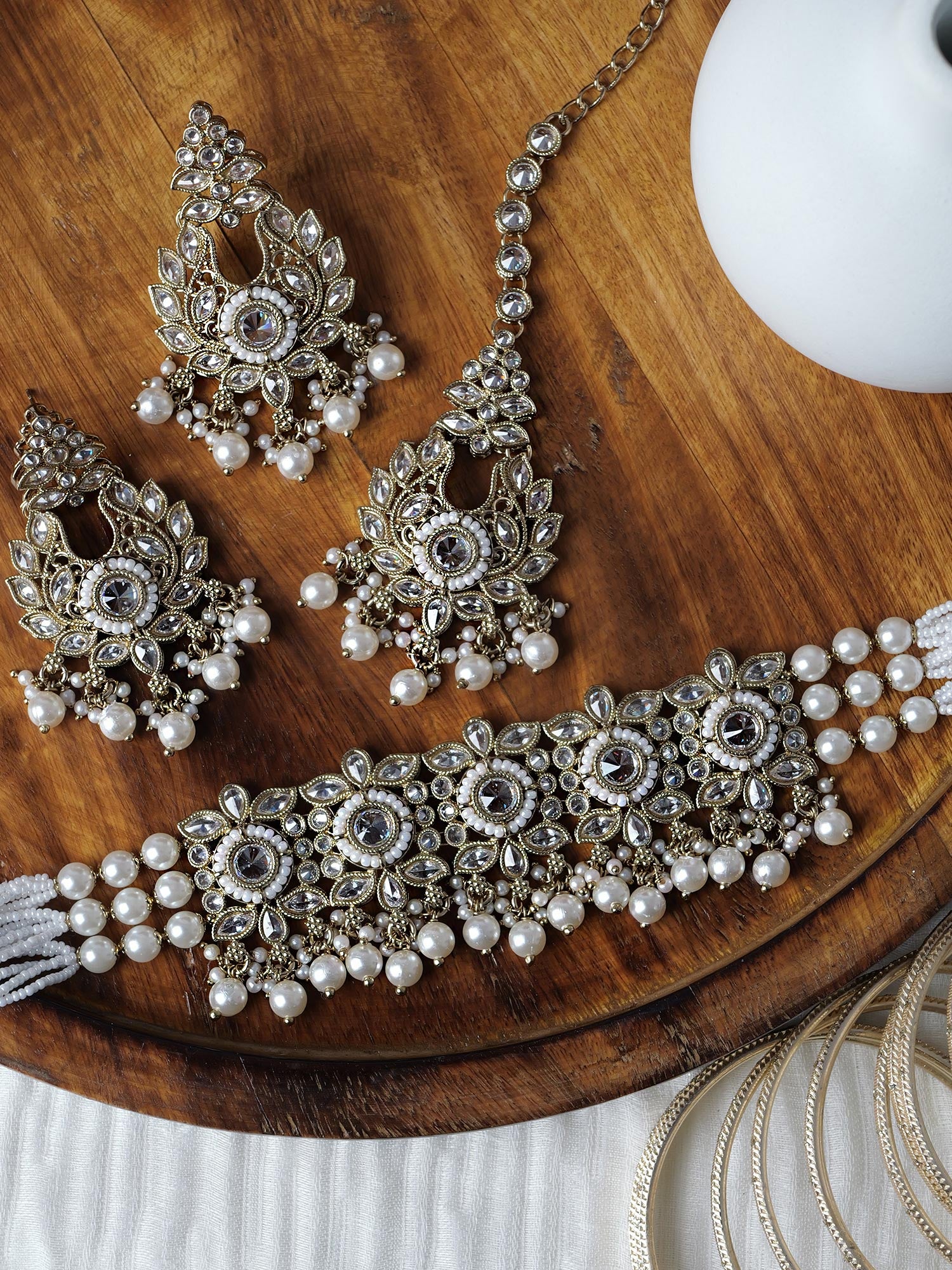 Yamini Choker Set in White and Antique Gold
