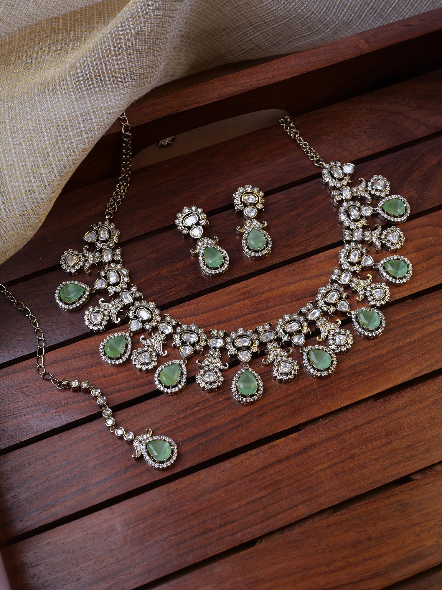 Yashmita Kundan Necklace Set in Mint