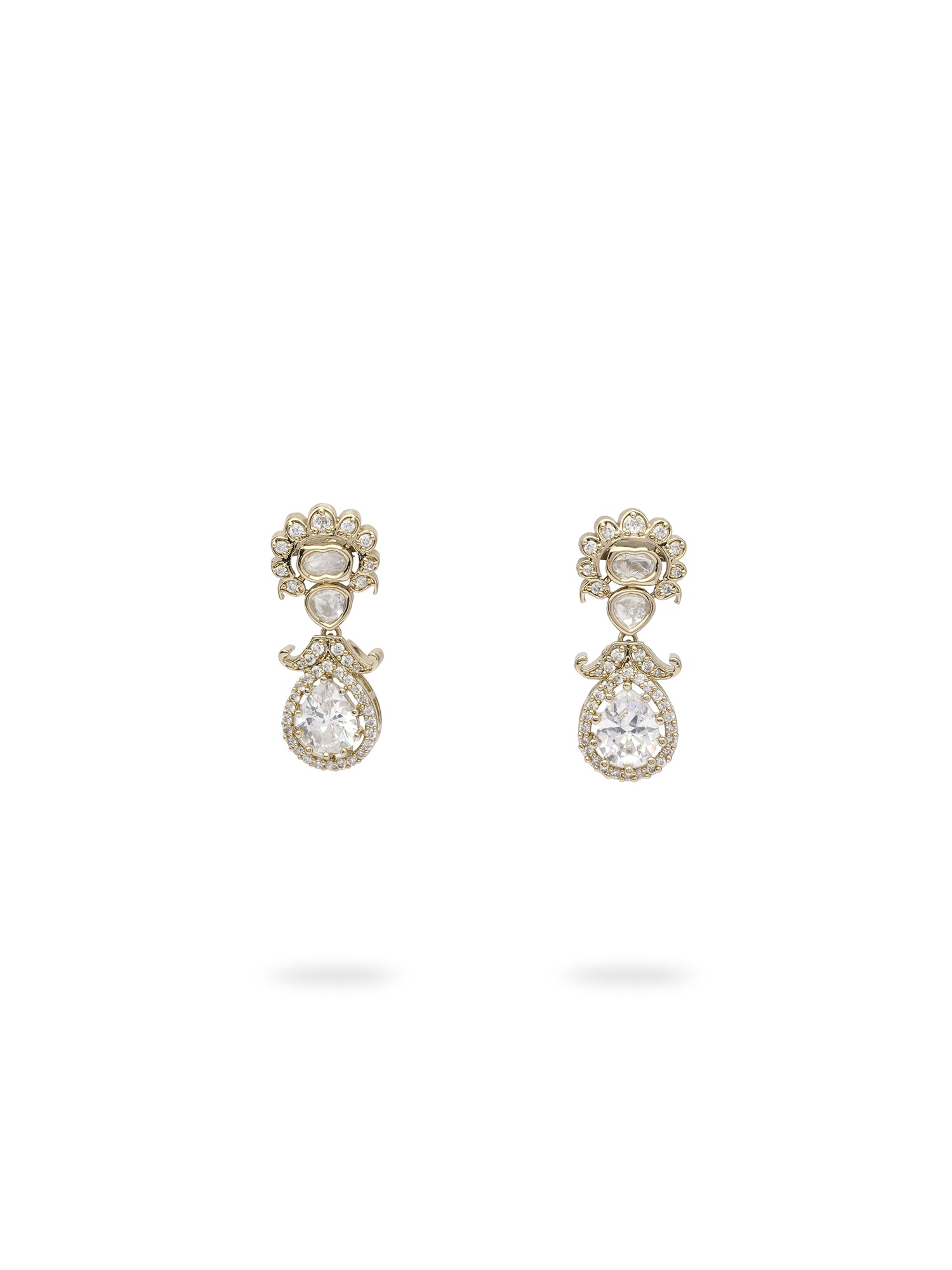 Yashmita Kundan Necklace Set in White