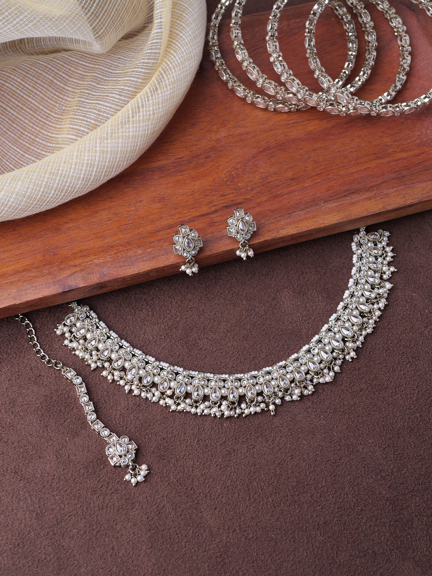 Yasmeen Necklace Set in Champagne