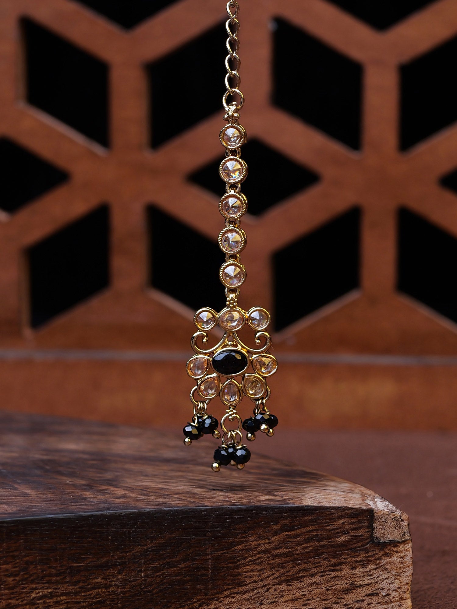 Zehra Maang Tikka in Black