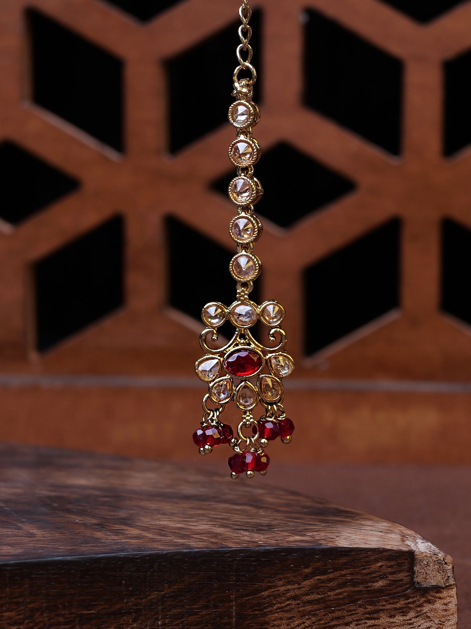 Zehra Maang Tikka in Maroon