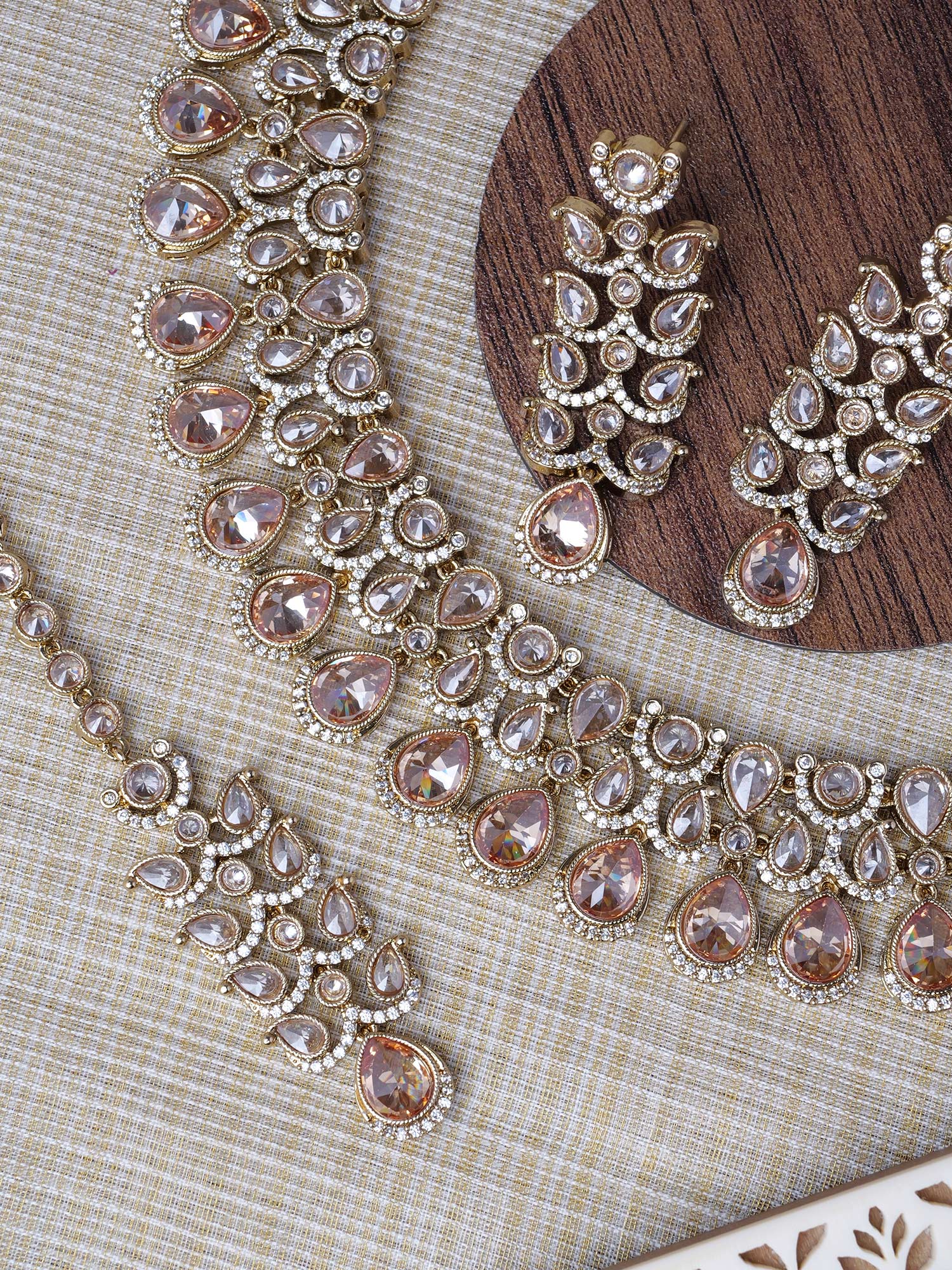 Ziana Necklace Set in Champagne