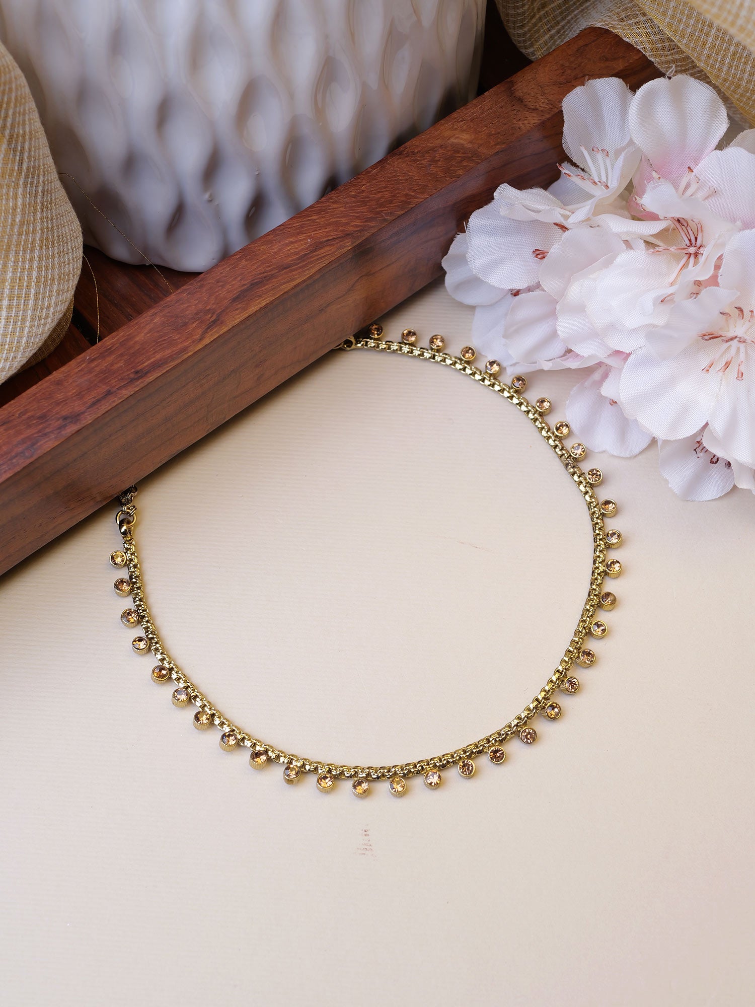 Zuri Simple Necklace in Antique Gold