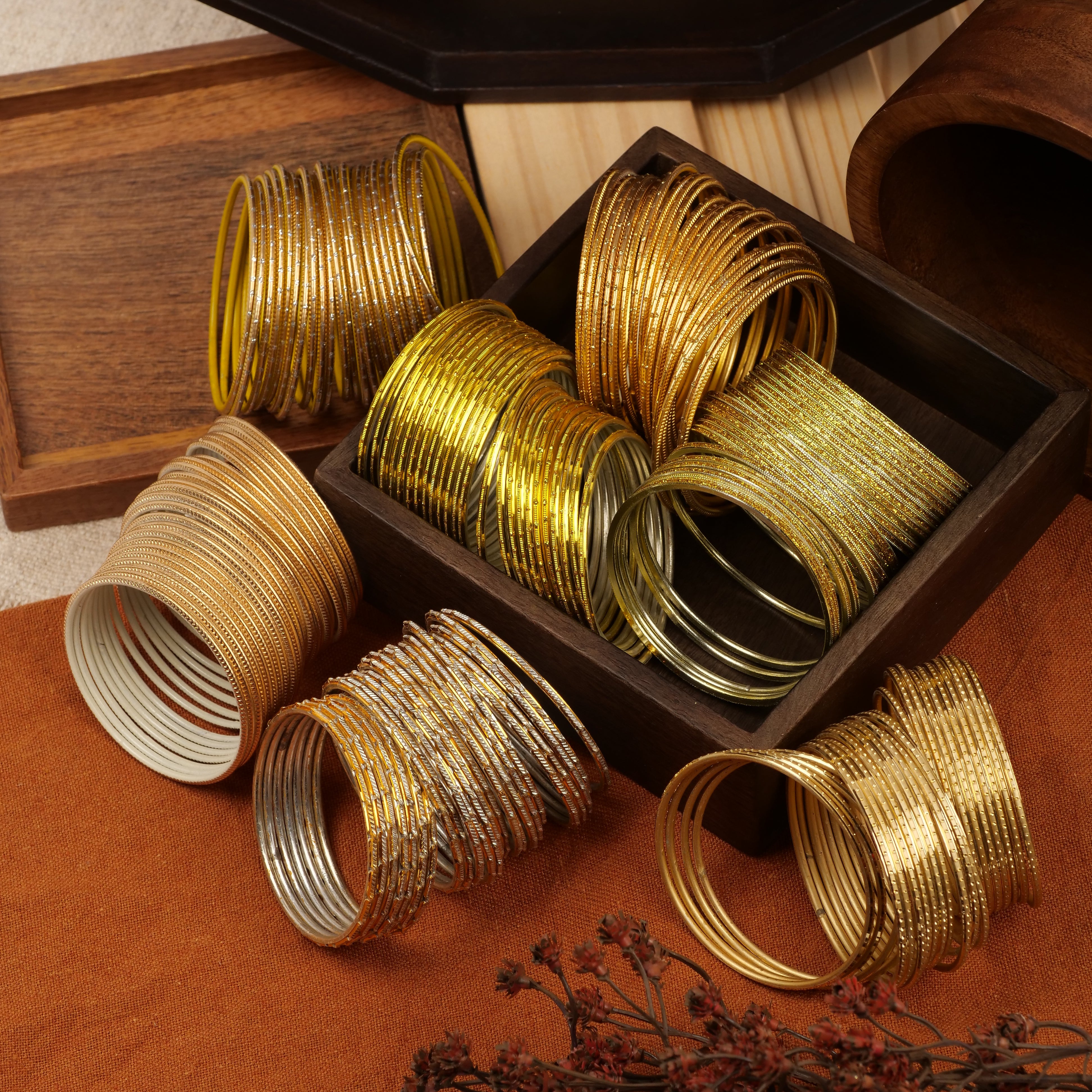 GOLD GLITTER BANGLES