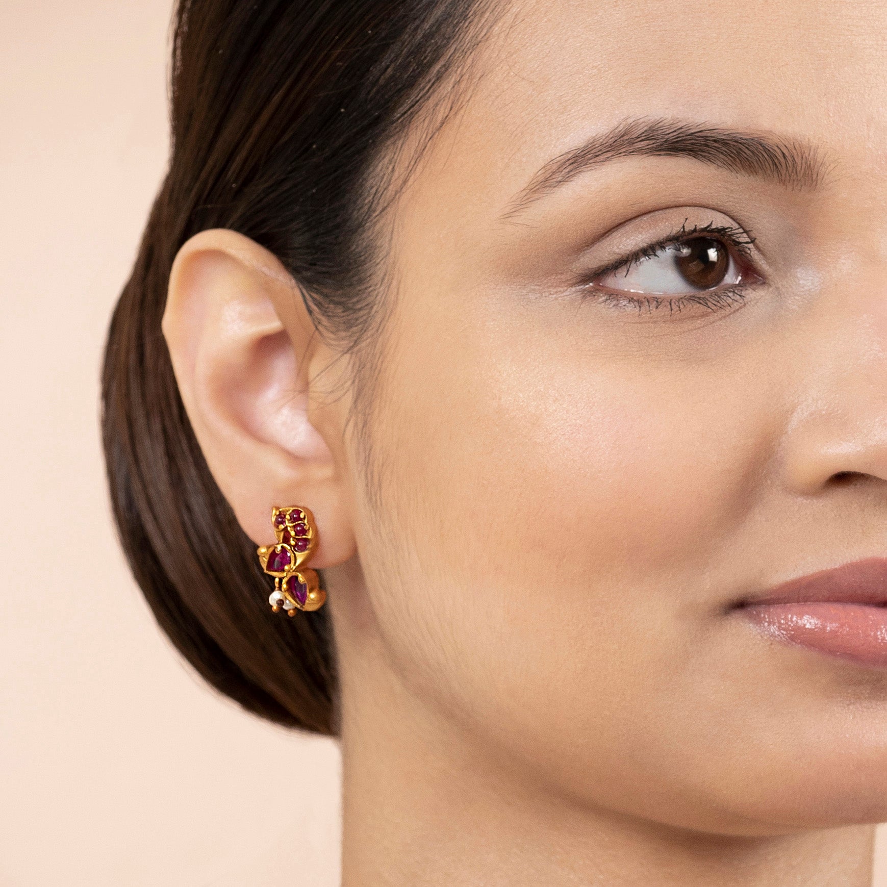 Sonika Classic Necklace Set in Ruby