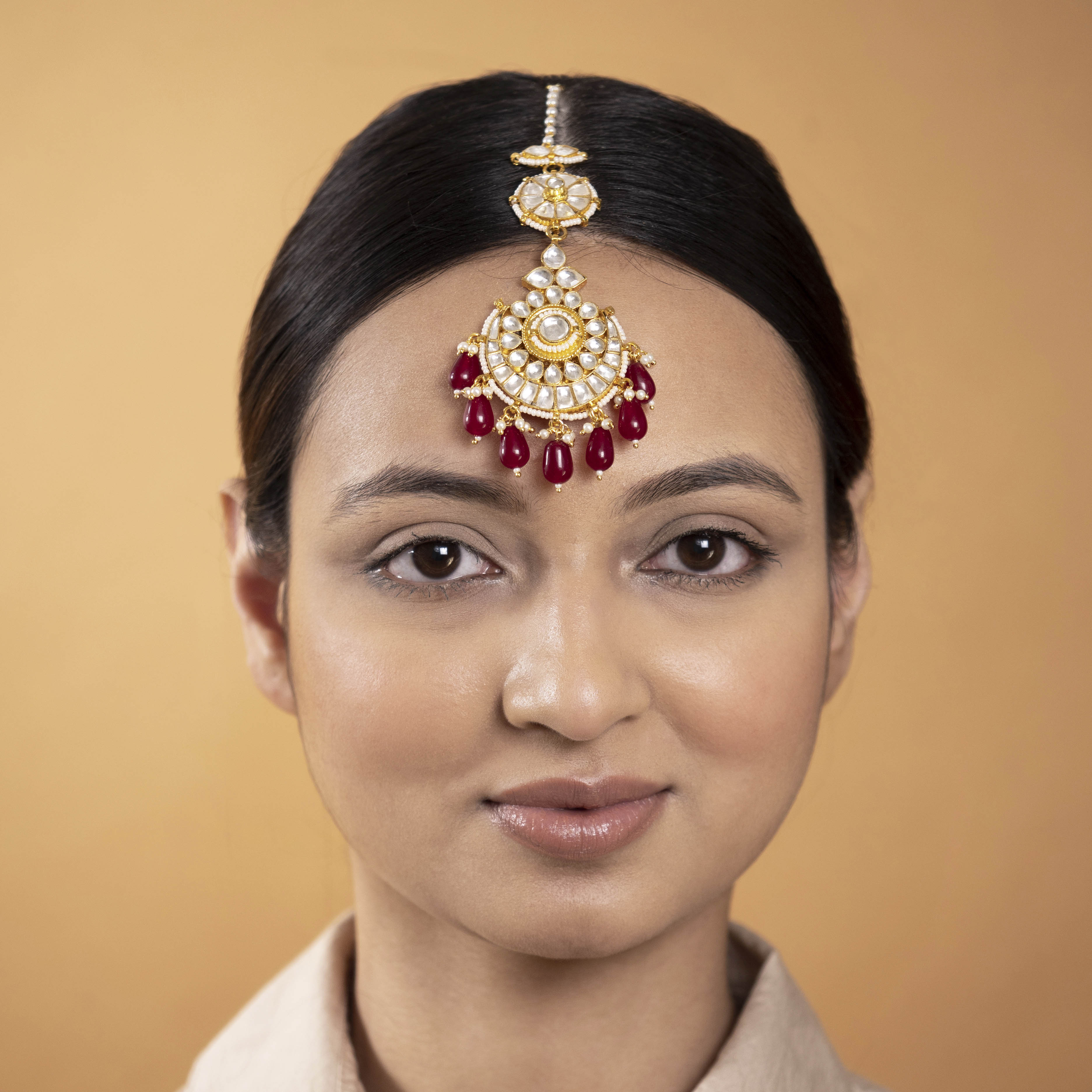 Rajashri Kundan Tikka in Maroon
