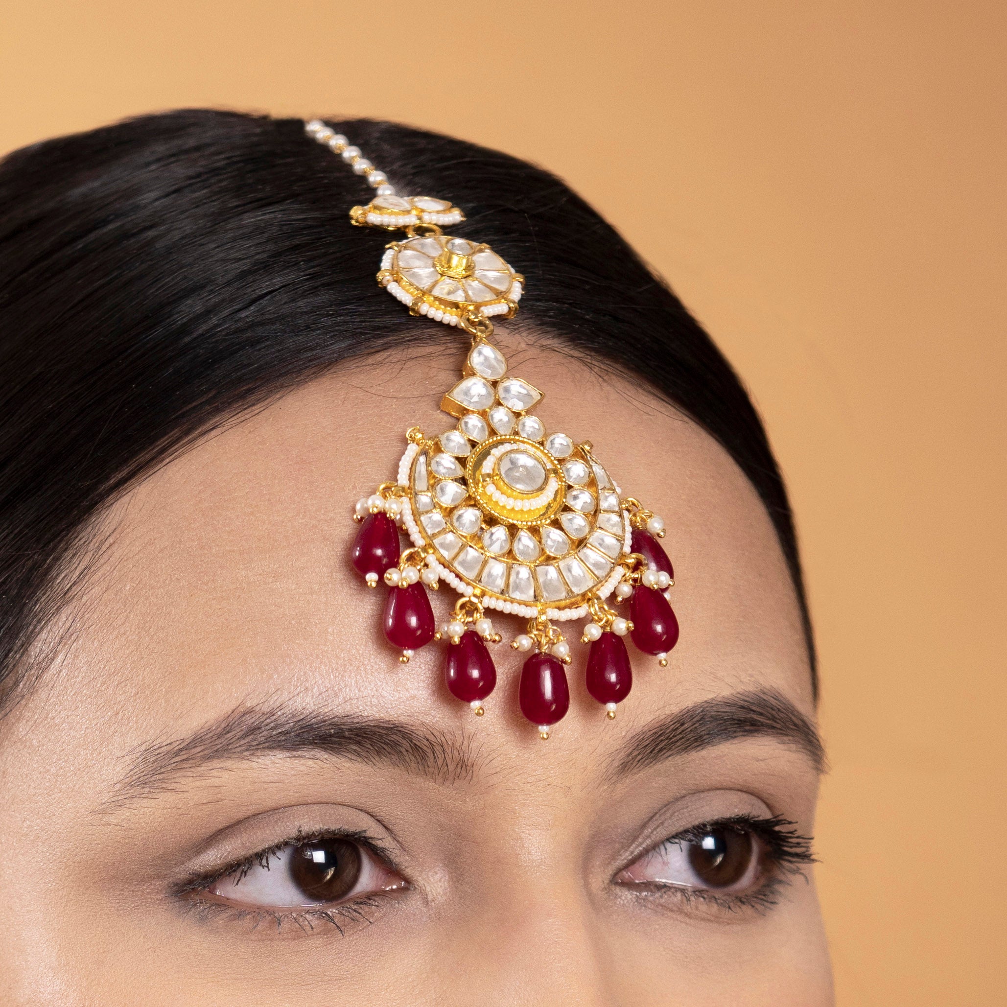 Rajashri Kundan Tikka in Maroon