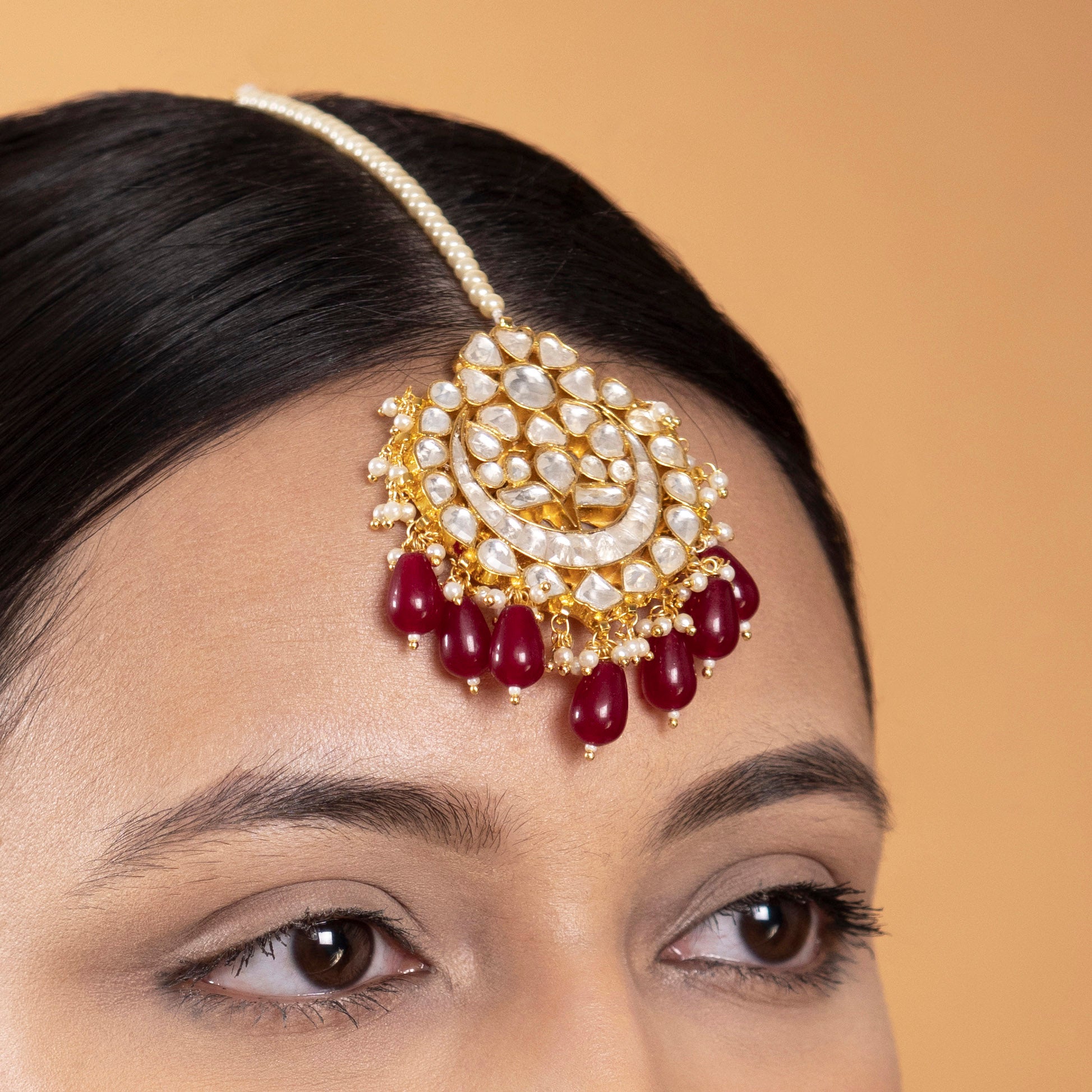Sayona Kundan Tikka in Maroon