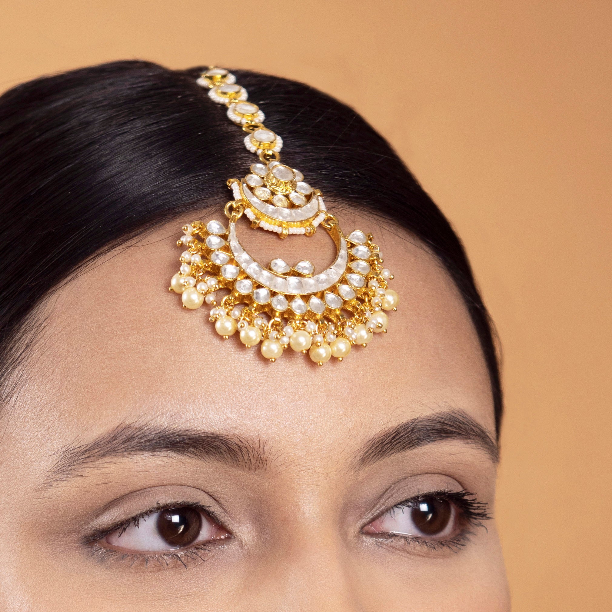 Livani Kundan Tikka in Pearl