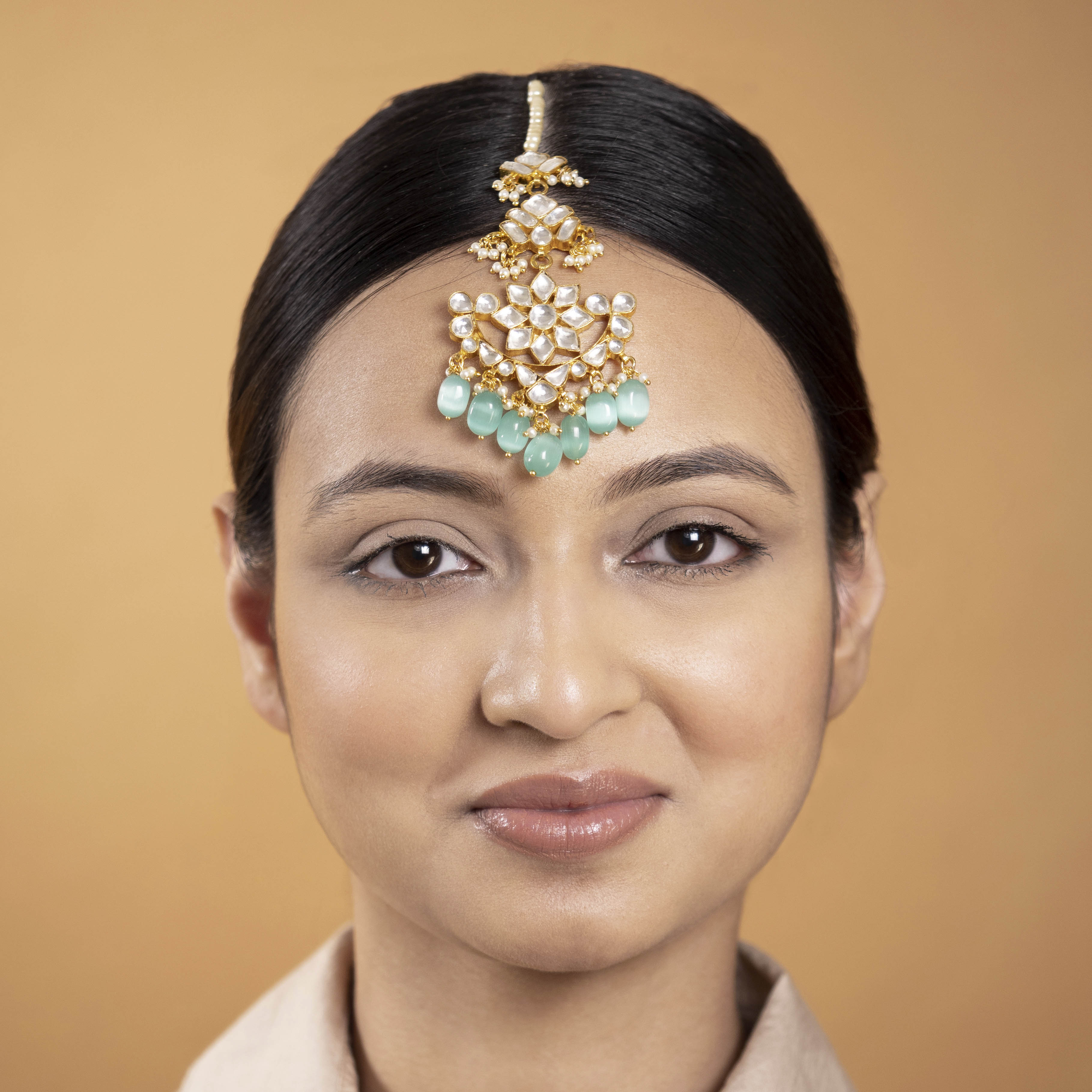 Ishani Kundan Tikka in Mint