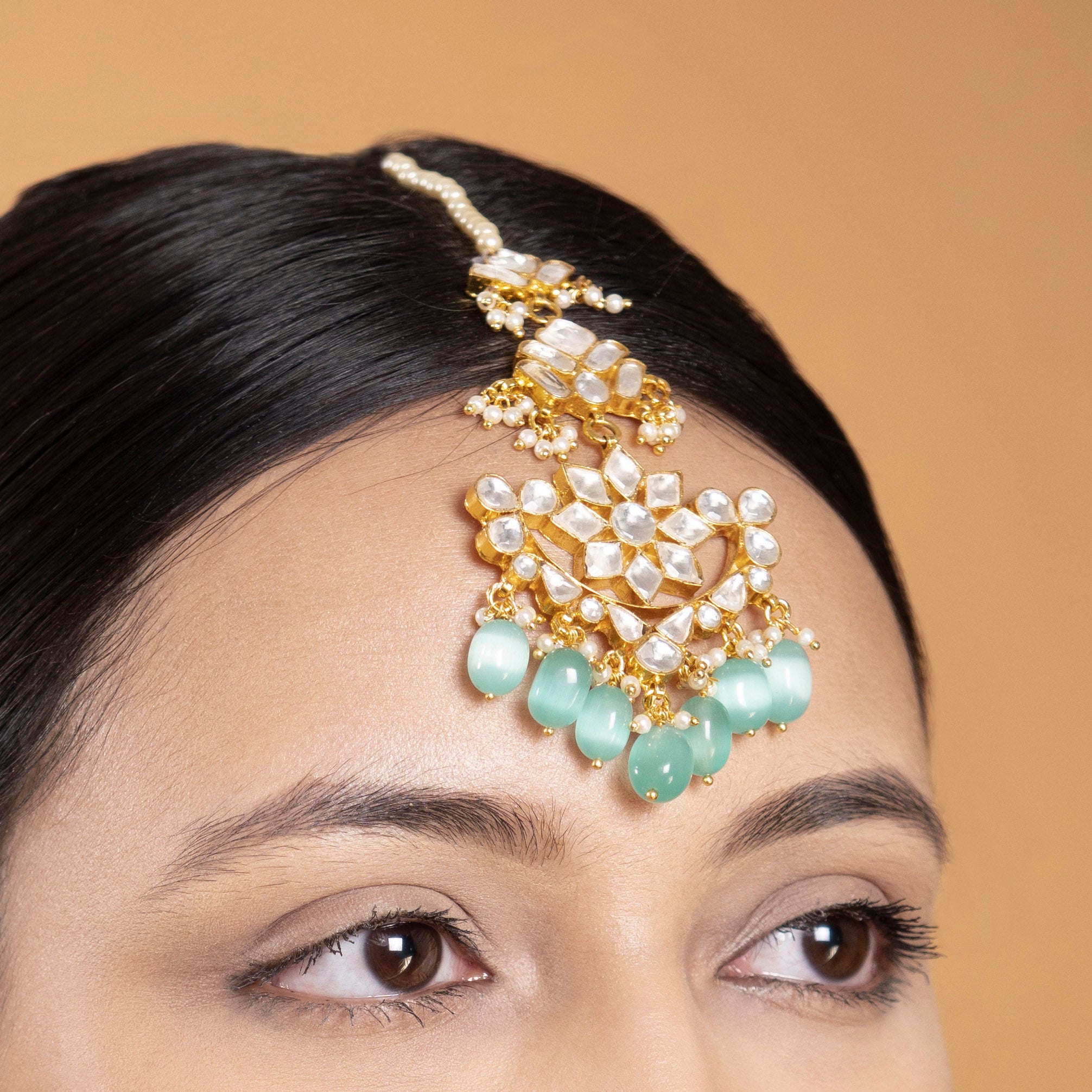Ishani Kundan Tikka in Mint
