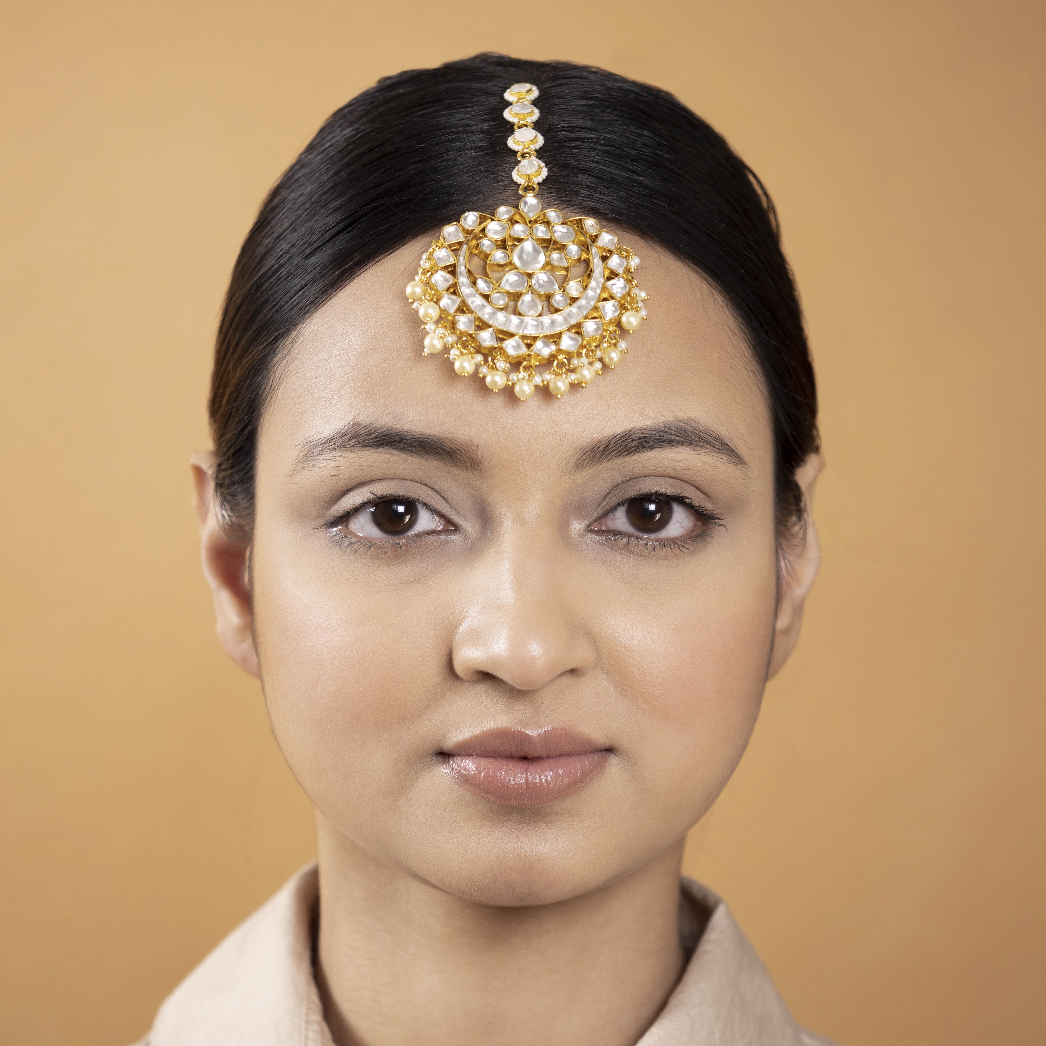 Arnika Kundan Maang Tikka in Pearl