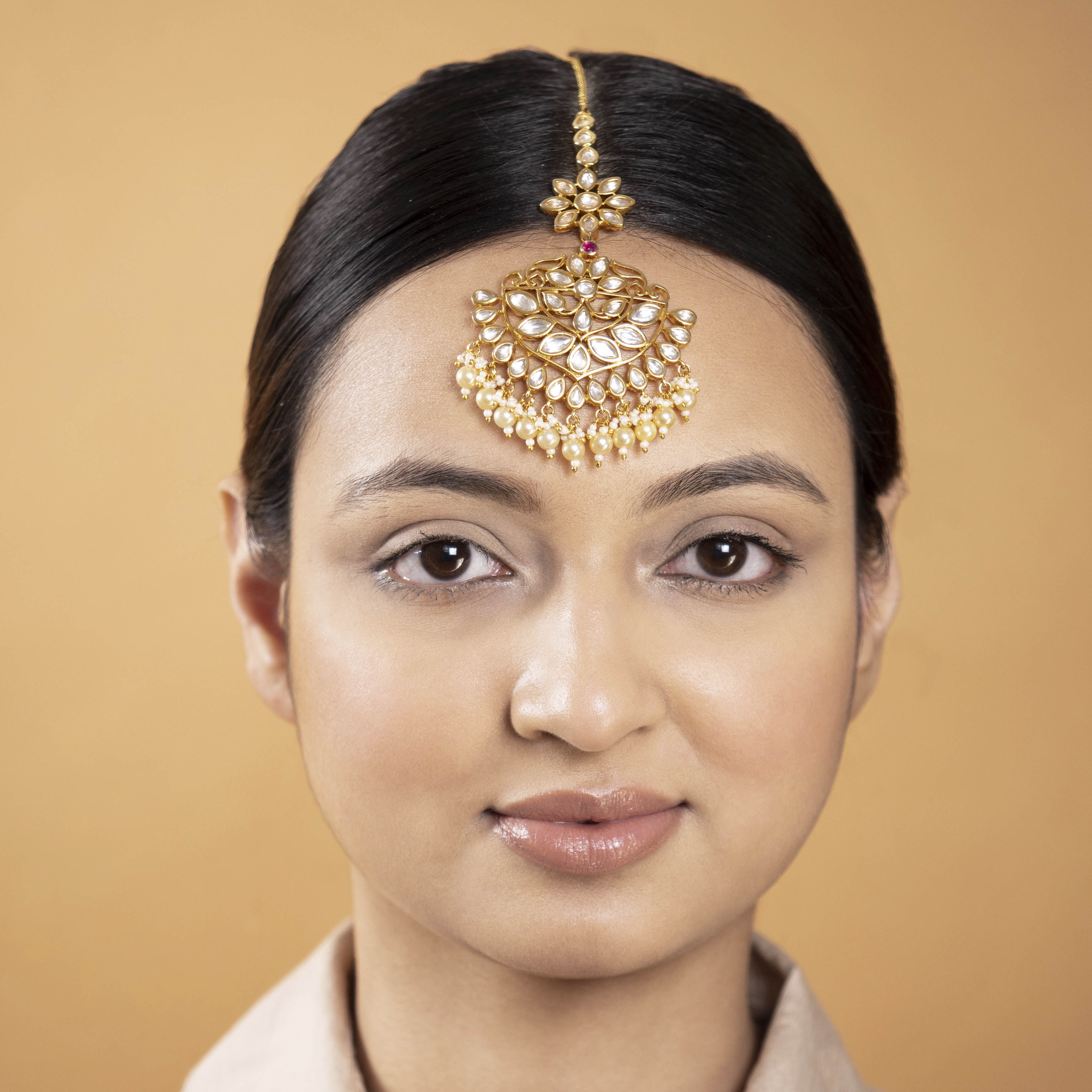 Taruni Kundan Maang Tikka in Pearl