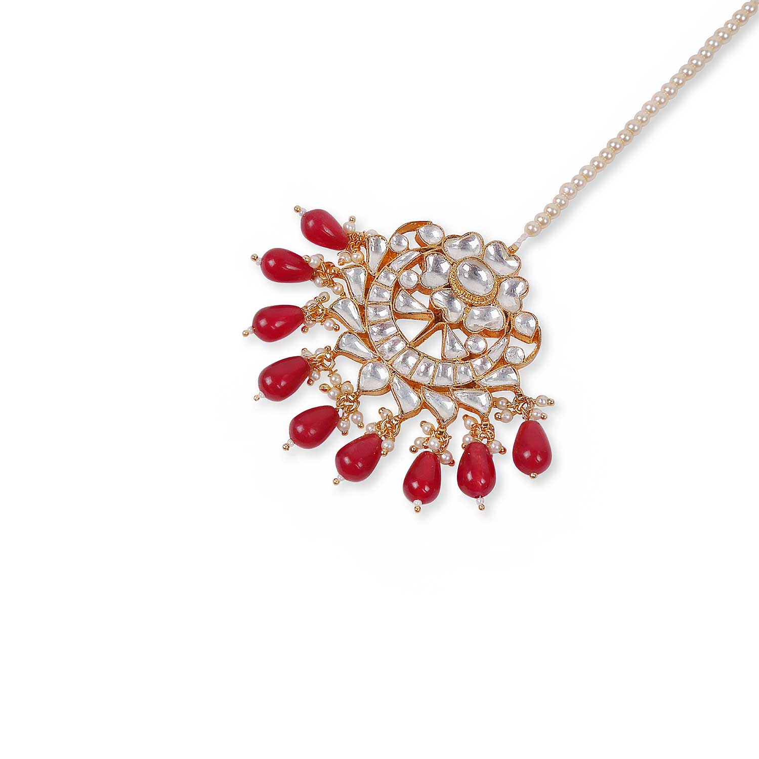 Nivah Kundan Tikka in Maroon