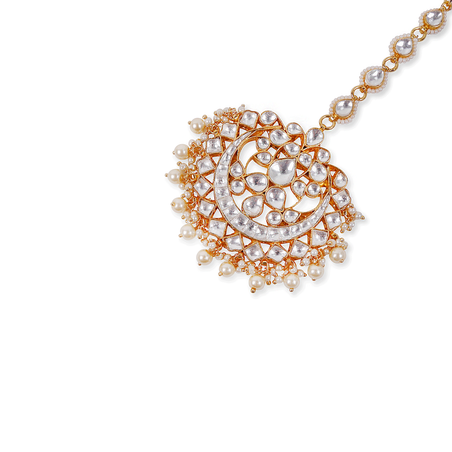 Arnika Kundan Maang Tikka in Pearl